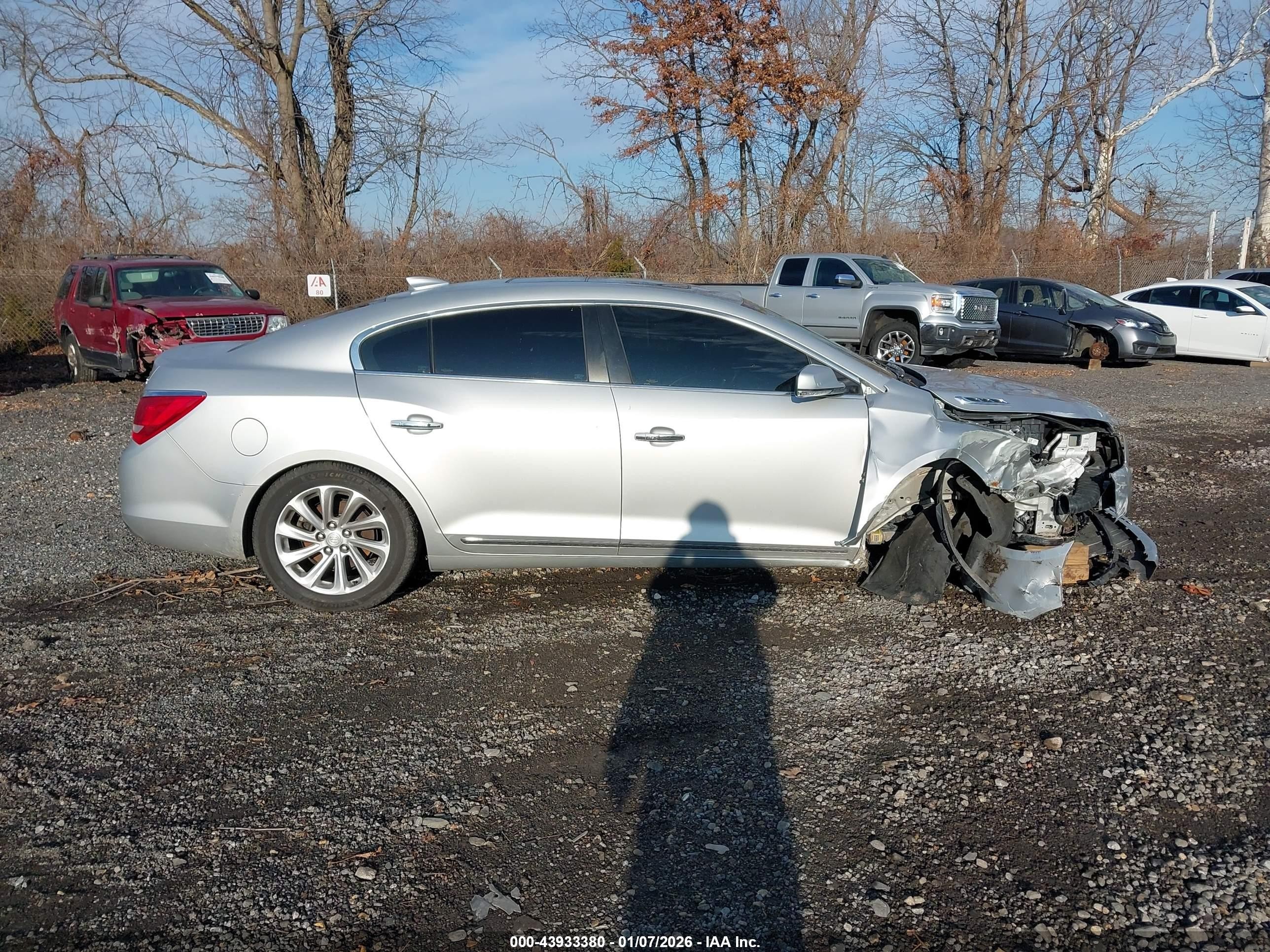 2015 Buick Lacrosse Leather Silver vin: 1G4GB5G32FF119367