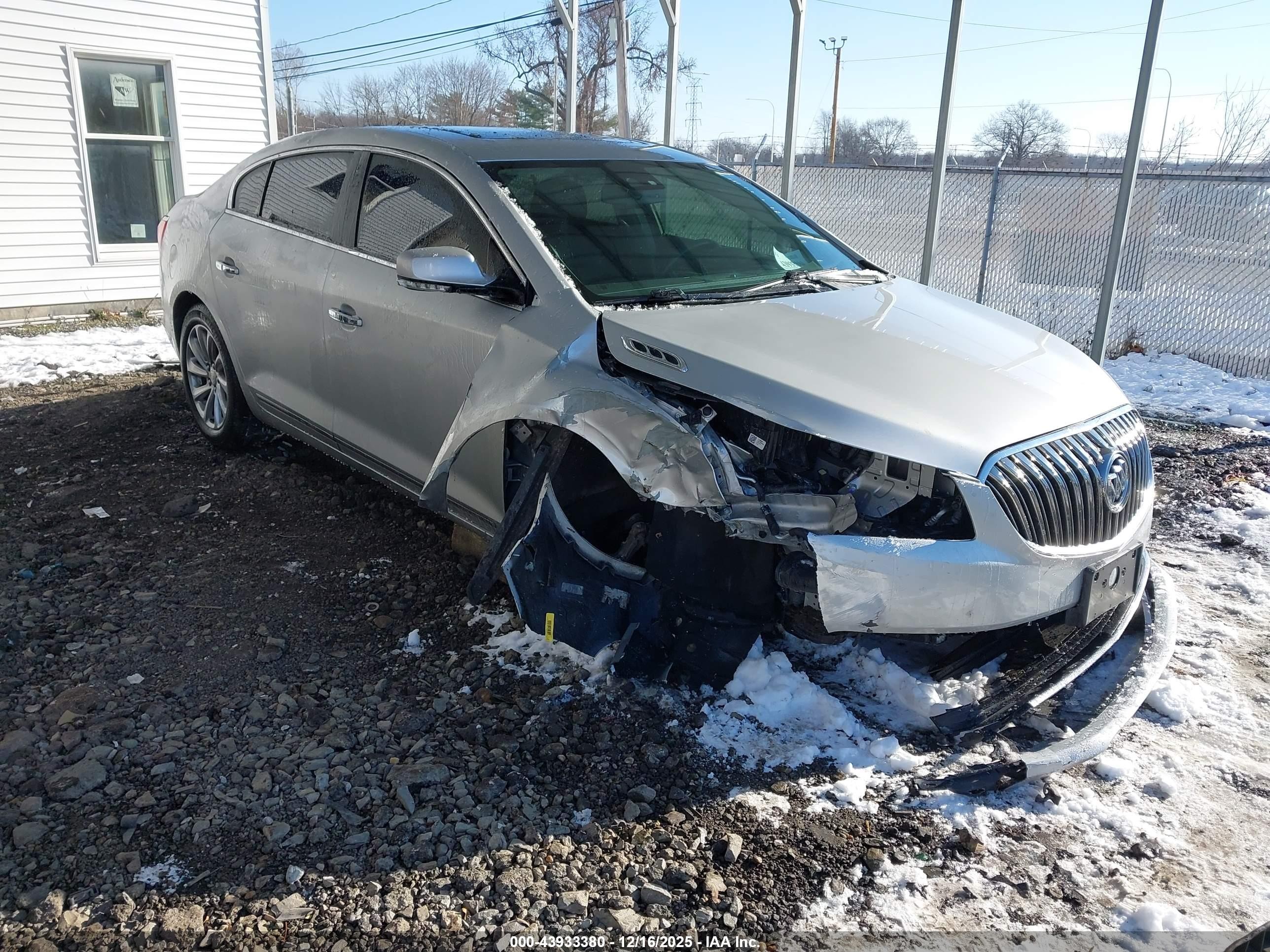 2015 Buick Lacrosse Leather Silver vin: 1G4GB5G32FF119367