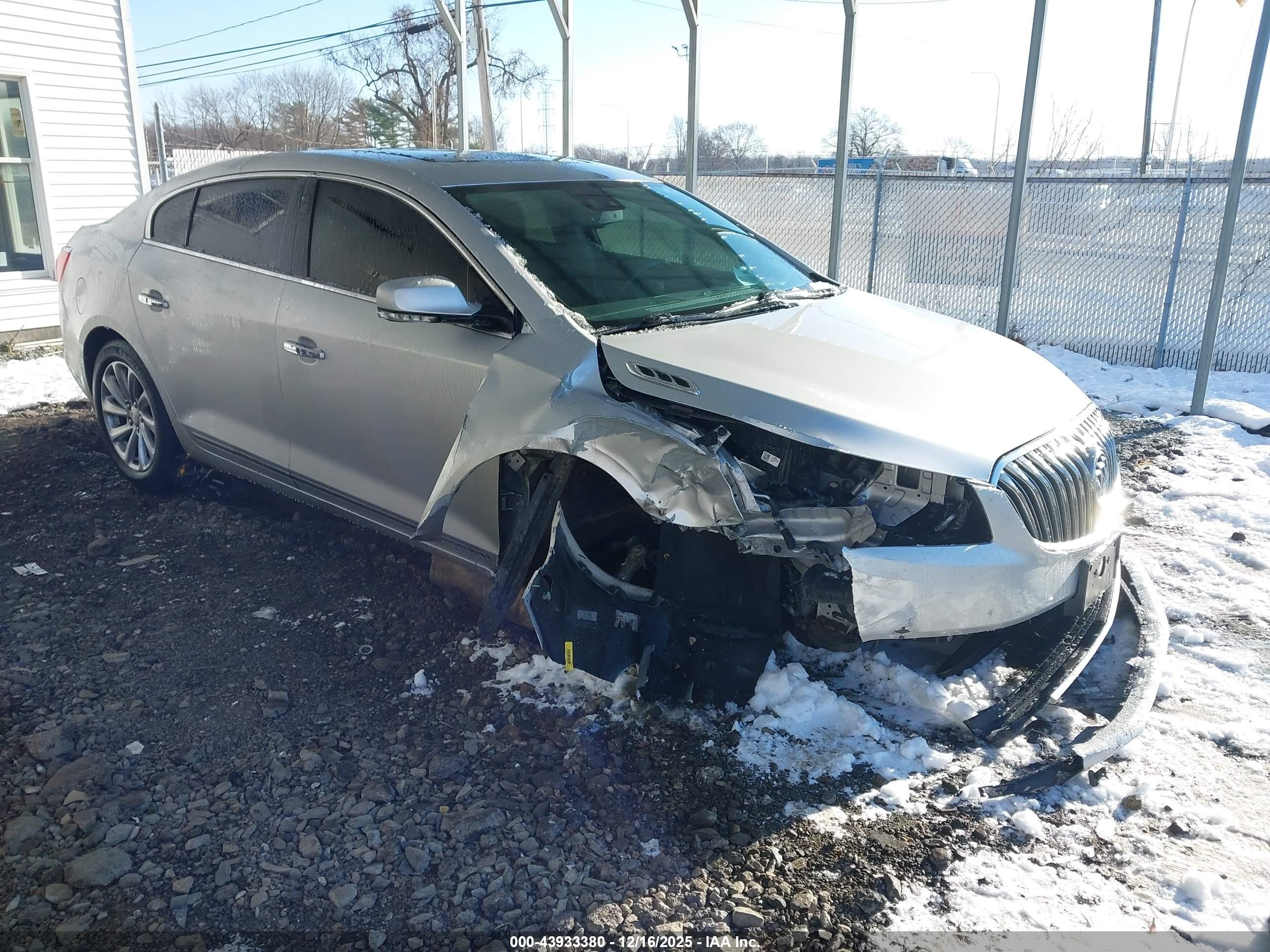 2015 Buick Lacrosse Leather Silver vin: 1G4GB5G32FF119367