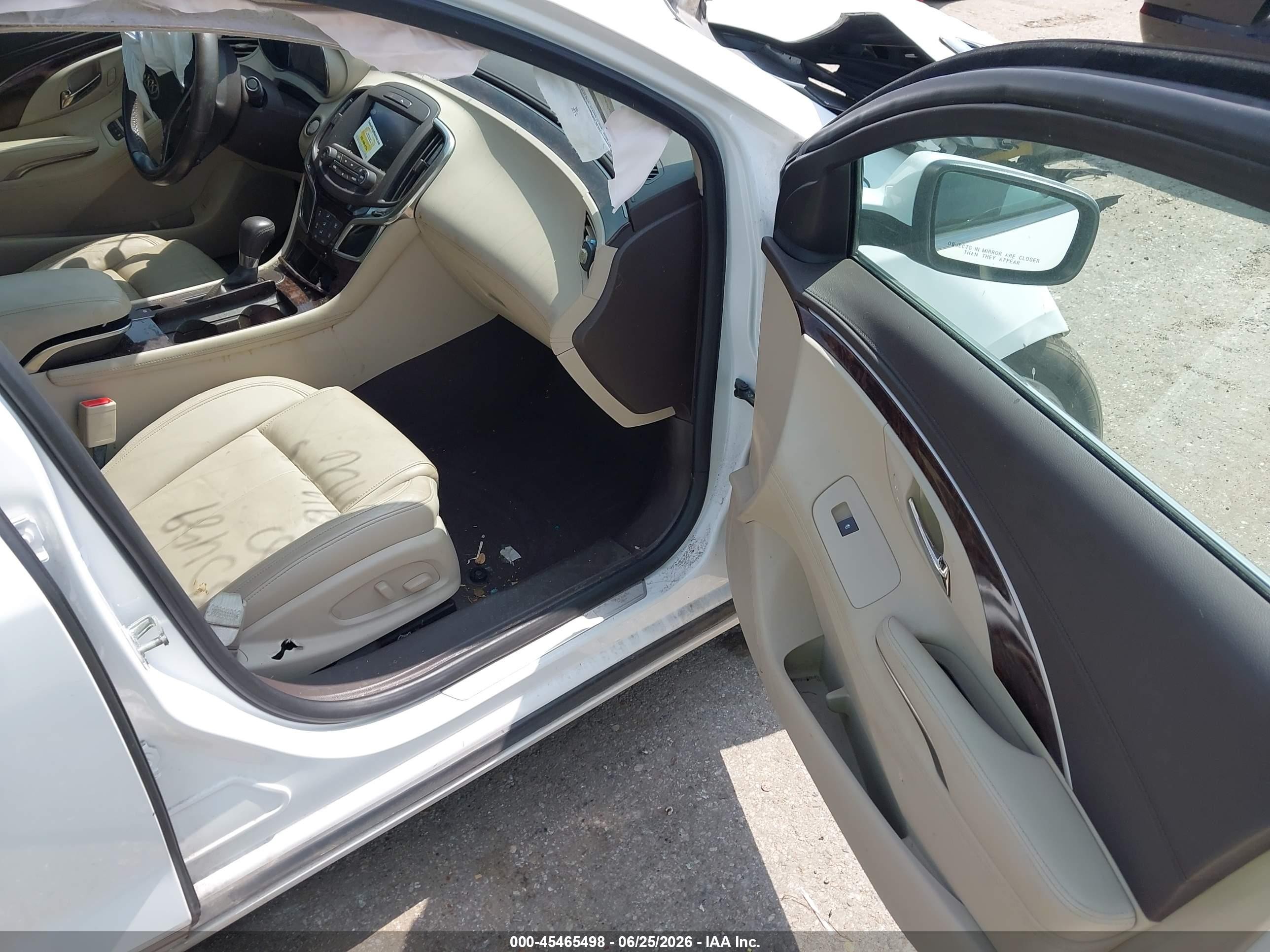 2015 Buick Lacrosse   White vin: 1G4GB5G32FF166995