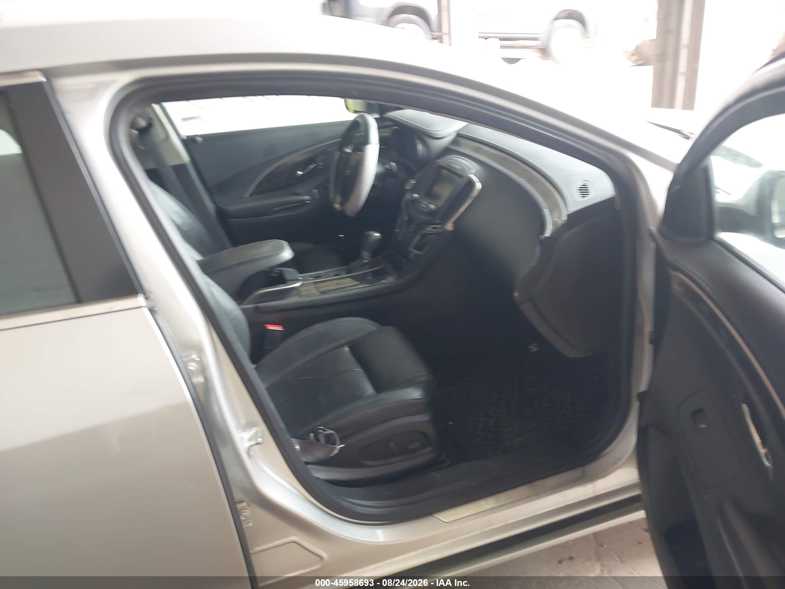 2015 Buick Lacrosse Leather Silver vin: 1G4GB5G32FF210767