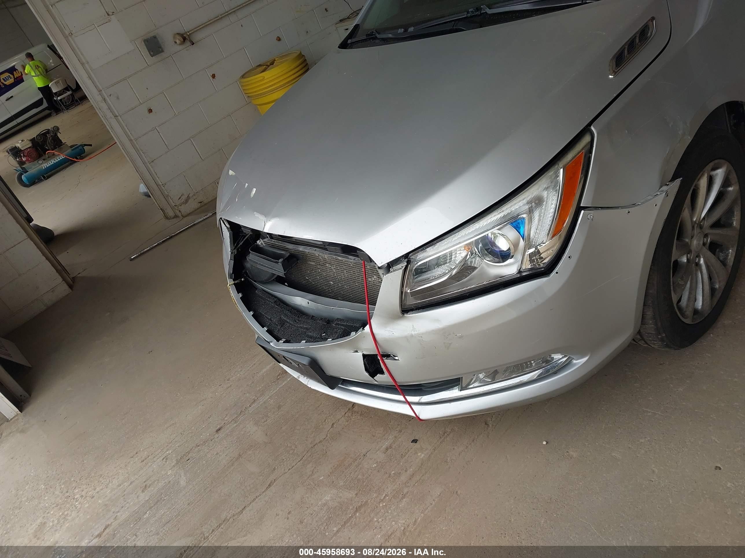 2015 Buick Lacrosse Leather Silver vin: 1G4GB5G32FF210767