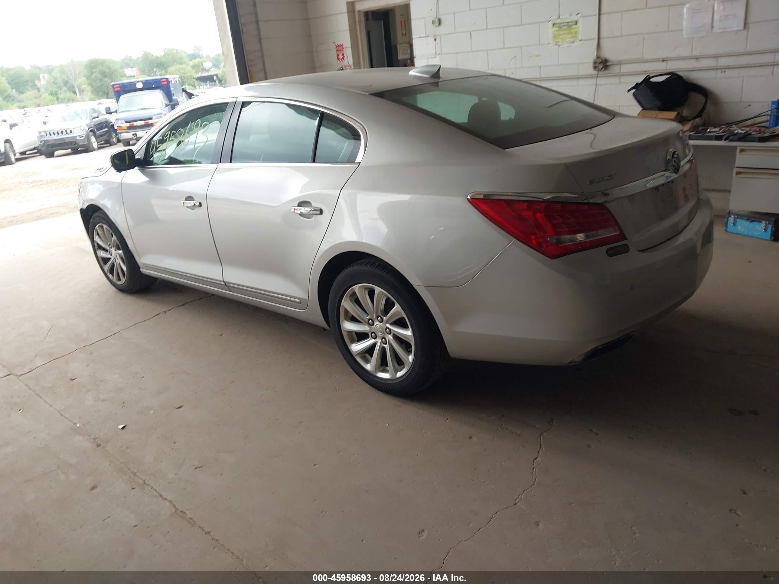 2015 Buick Lacrosse Leather Silver vin: 1G4GB5G32FF210767