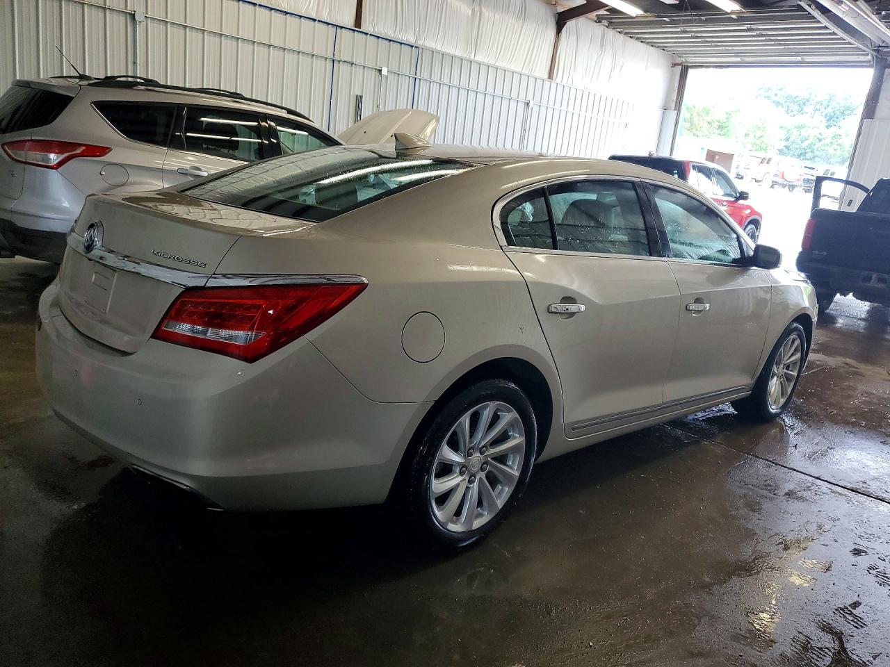 2015 Buick Lacrosse Gold vin: 1G4GB5G32FF320573