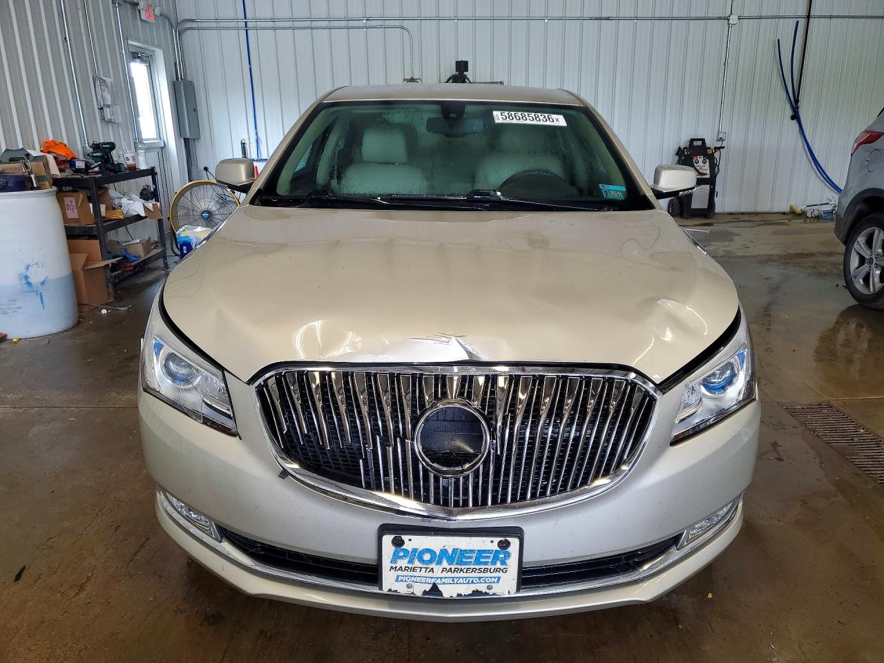 2015 Buick Lacrosse Gold vin: 1G4GB5G32FF320573