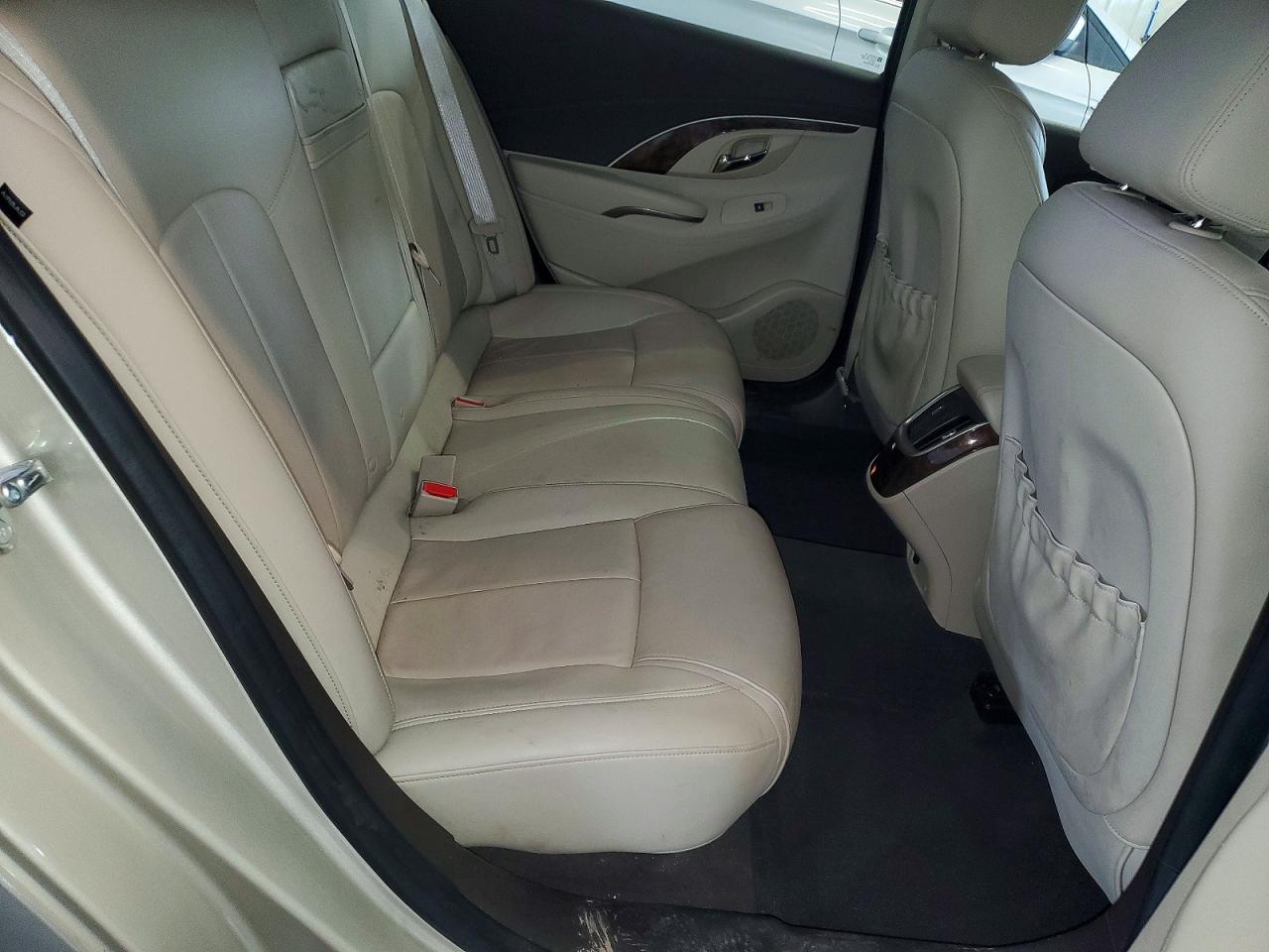 2015 Buick Lacrosse Gold vin: 1G4GB5G32FF320573