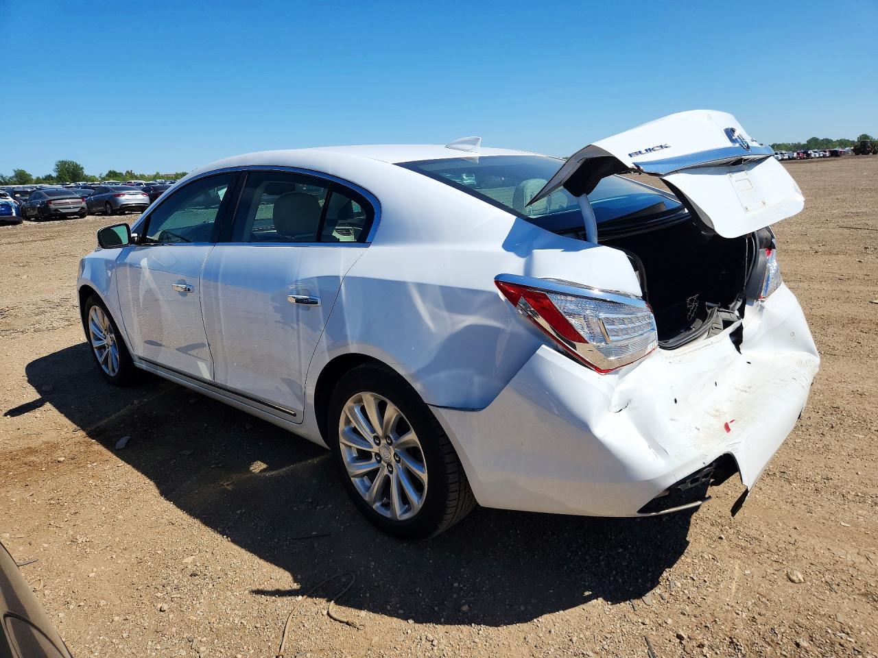2015 Buick Lacrosse White vin: 1G4GB5G33FF143922