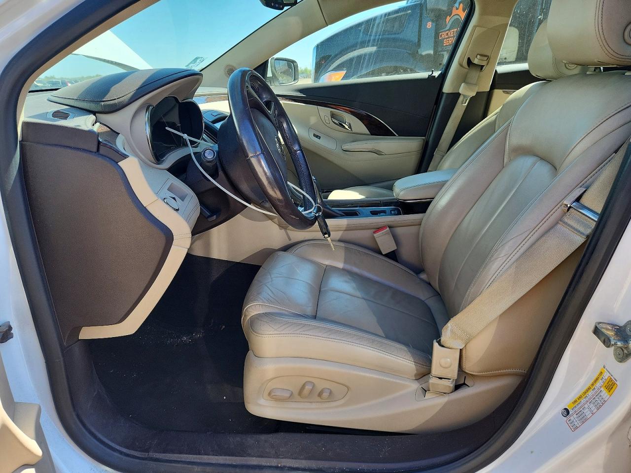 2015 Buick Lacrosse White vin: 1G4GB5G33FF143922