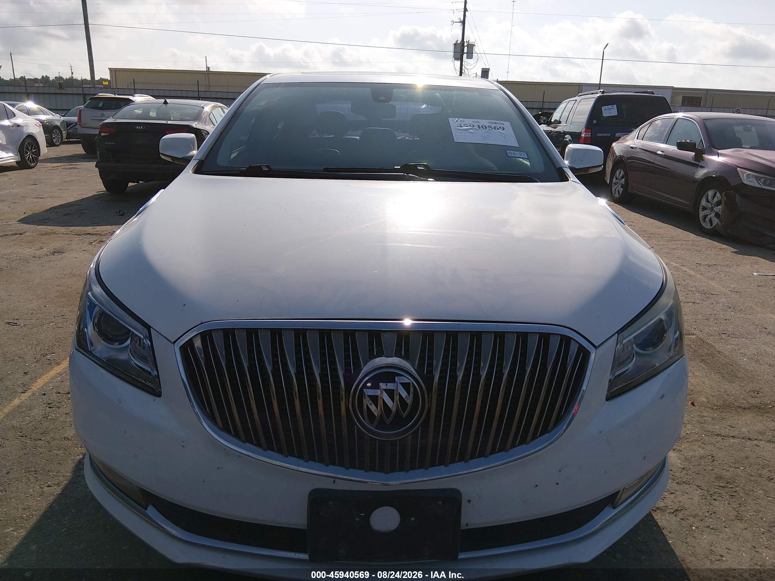2015 Buick Lacrosse Leather Белый vin: 1G4GB5G33FF306181