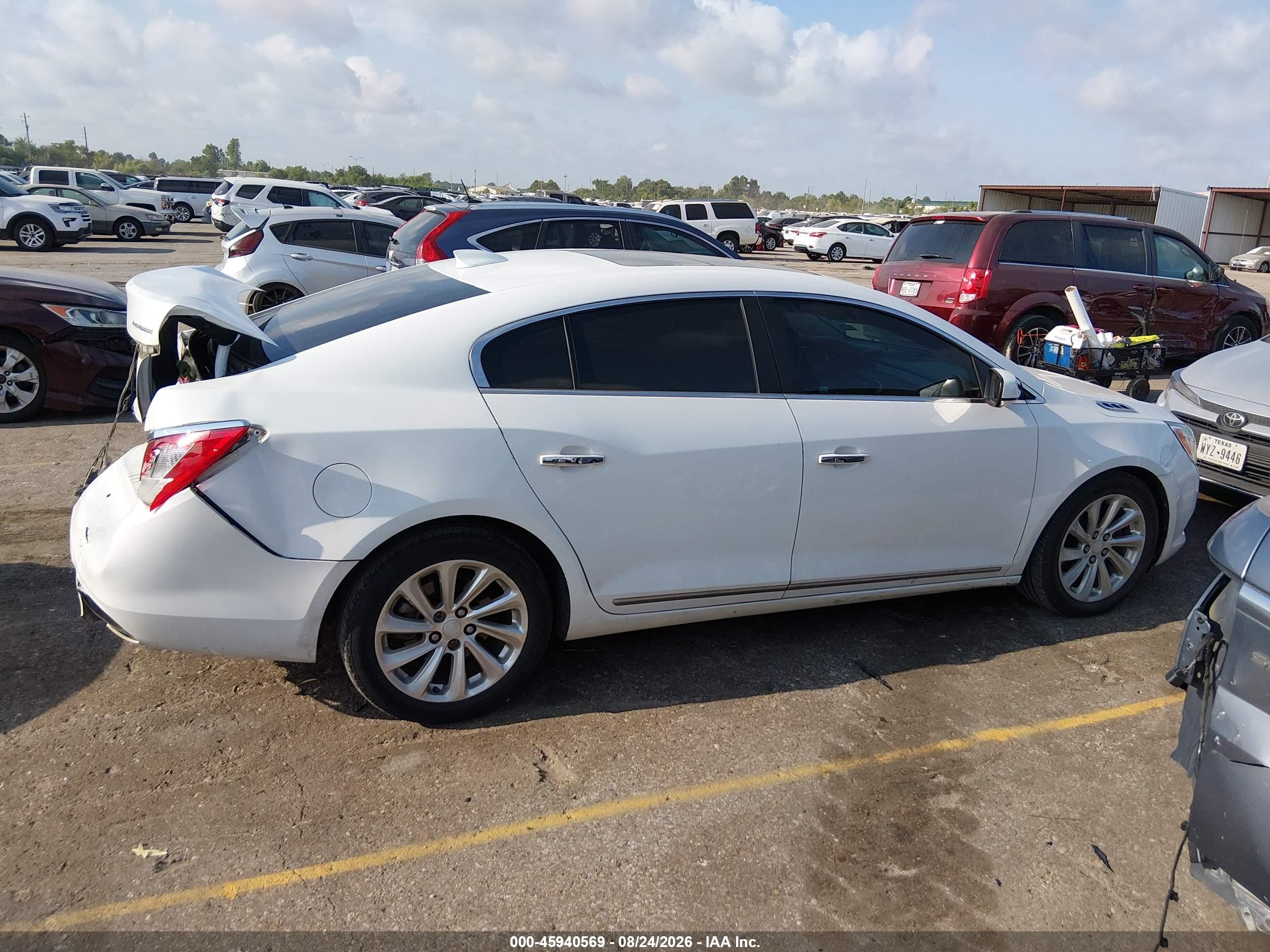 2015 Buick Lacrosse Leather Белый vin: 1G4GB5G33FF306181