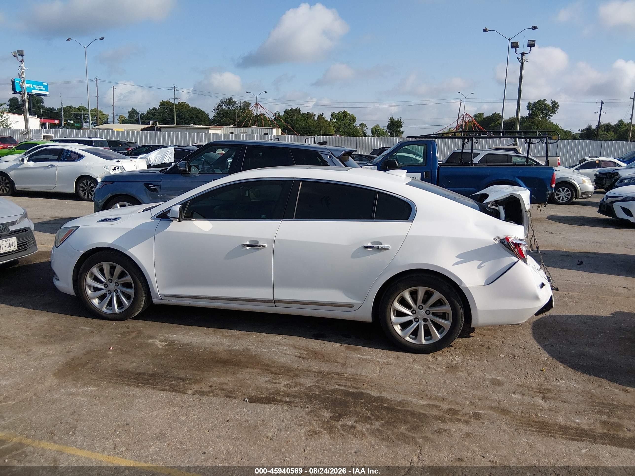 2015 Buick Lacrosse Leather Белый vin: 1G4GB5G33FF306181