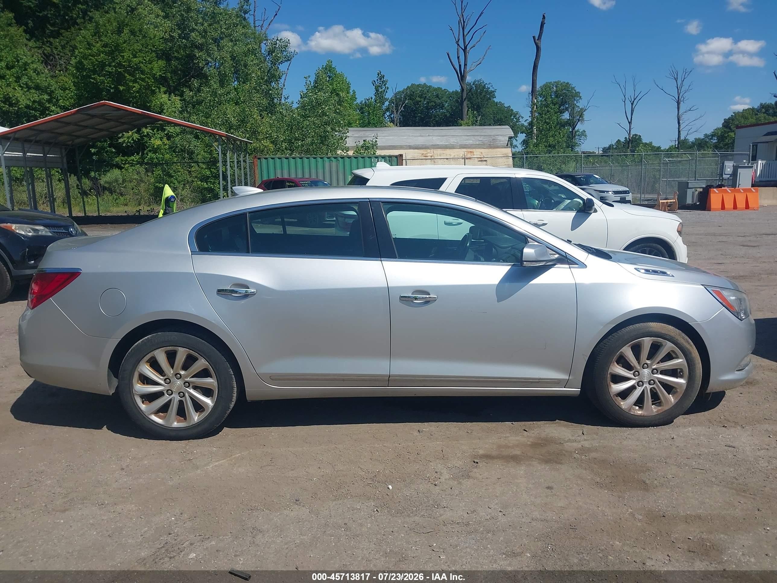2015 Buick Lacrosse Leather Silver vin: 1G4GB5G33FF306469