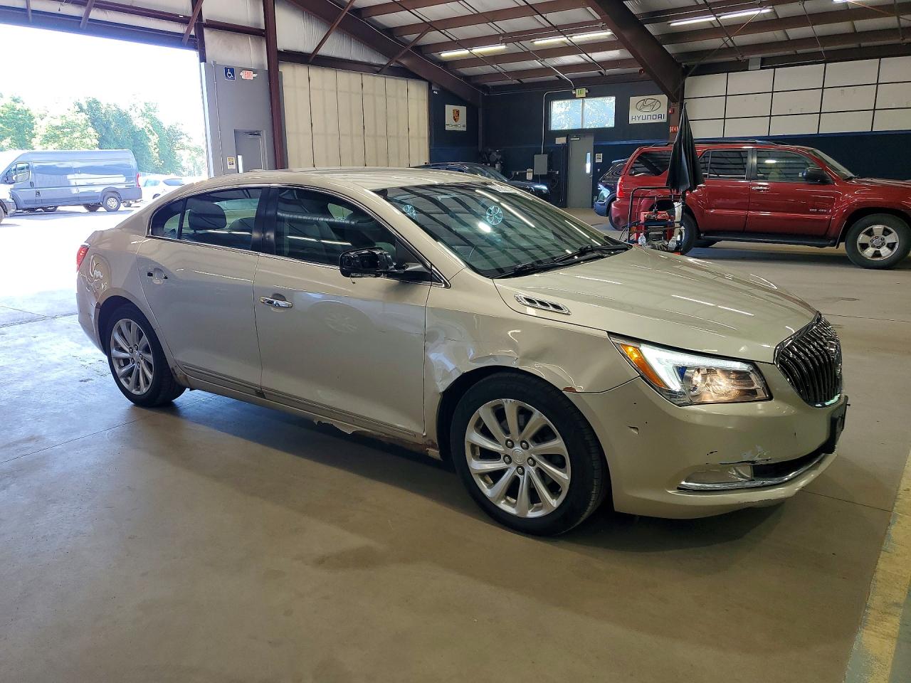 2015 Buick Lacrosse Gold vin: 1G4GB5G33FF316189