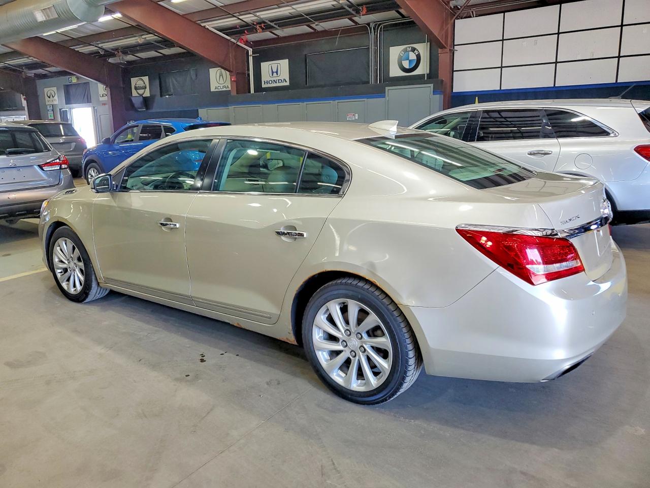 2015 Buick Lacrosse Gold vin: 1G4GB5G33FF316189