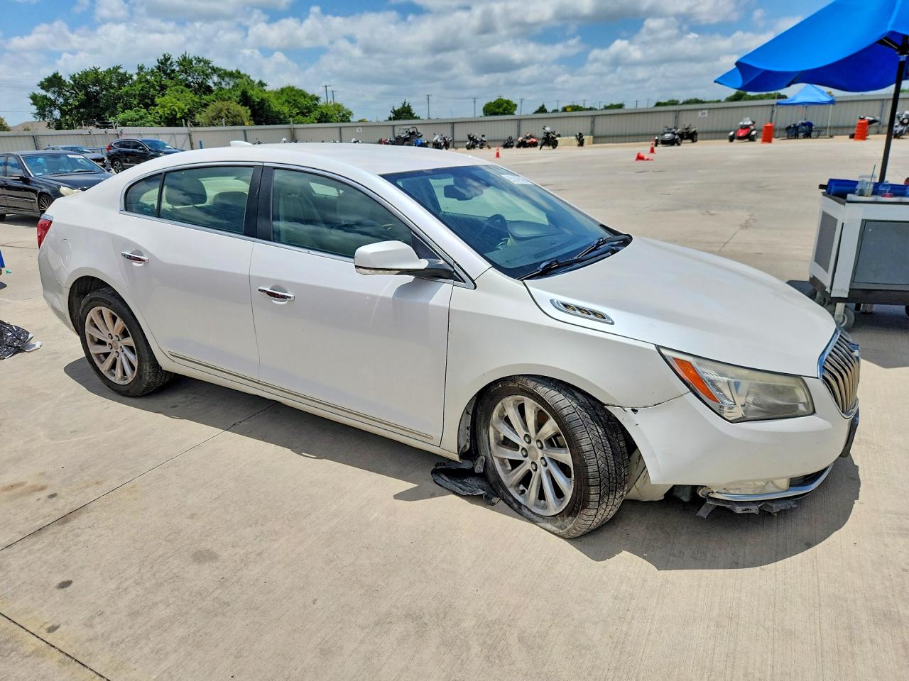 2015 Buick Lacrosse White vin: 1G4GB5G33FF328858
