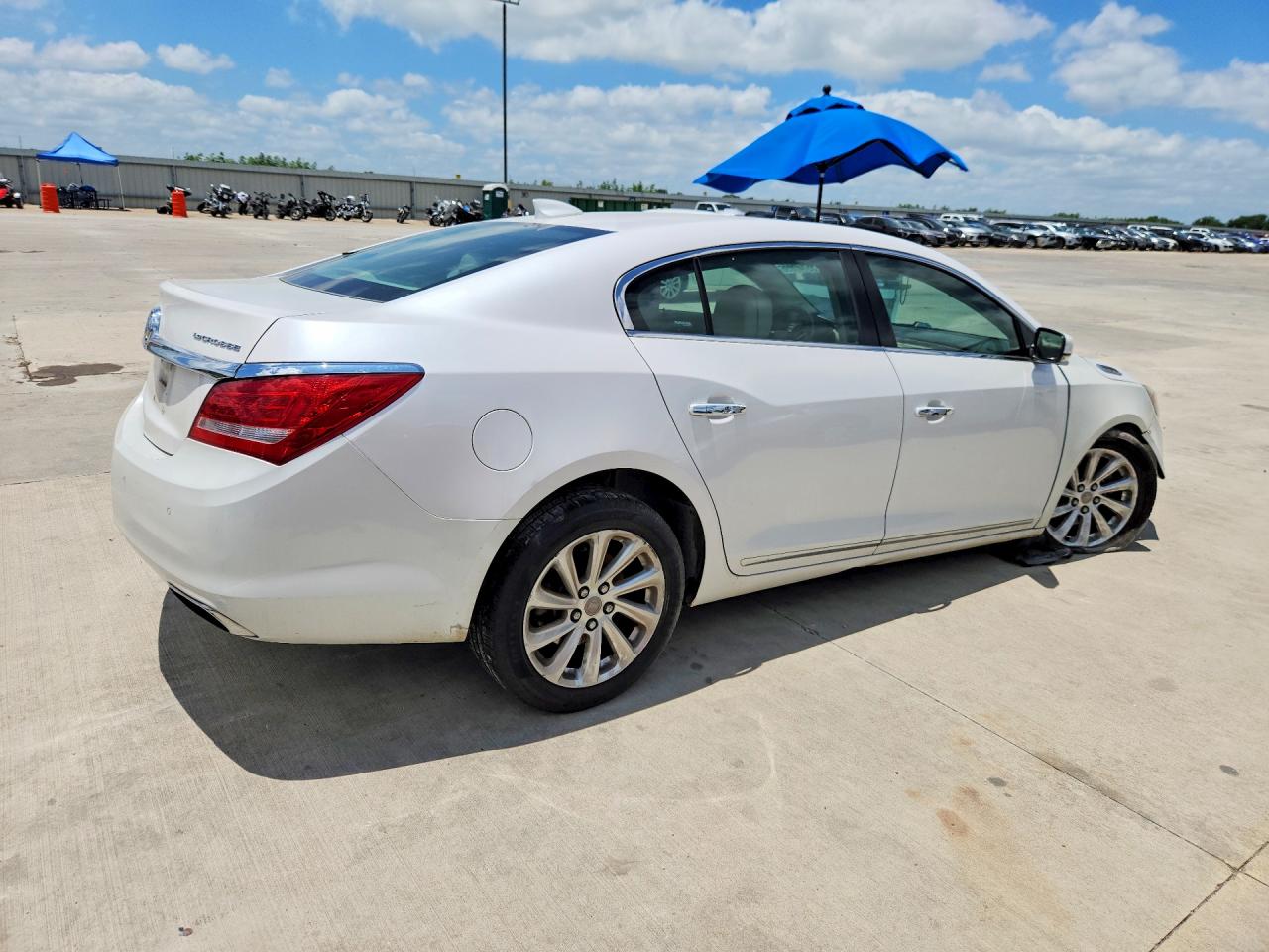 2015 Buick Lacrosse White vin: 1G4GB5G33FF328858