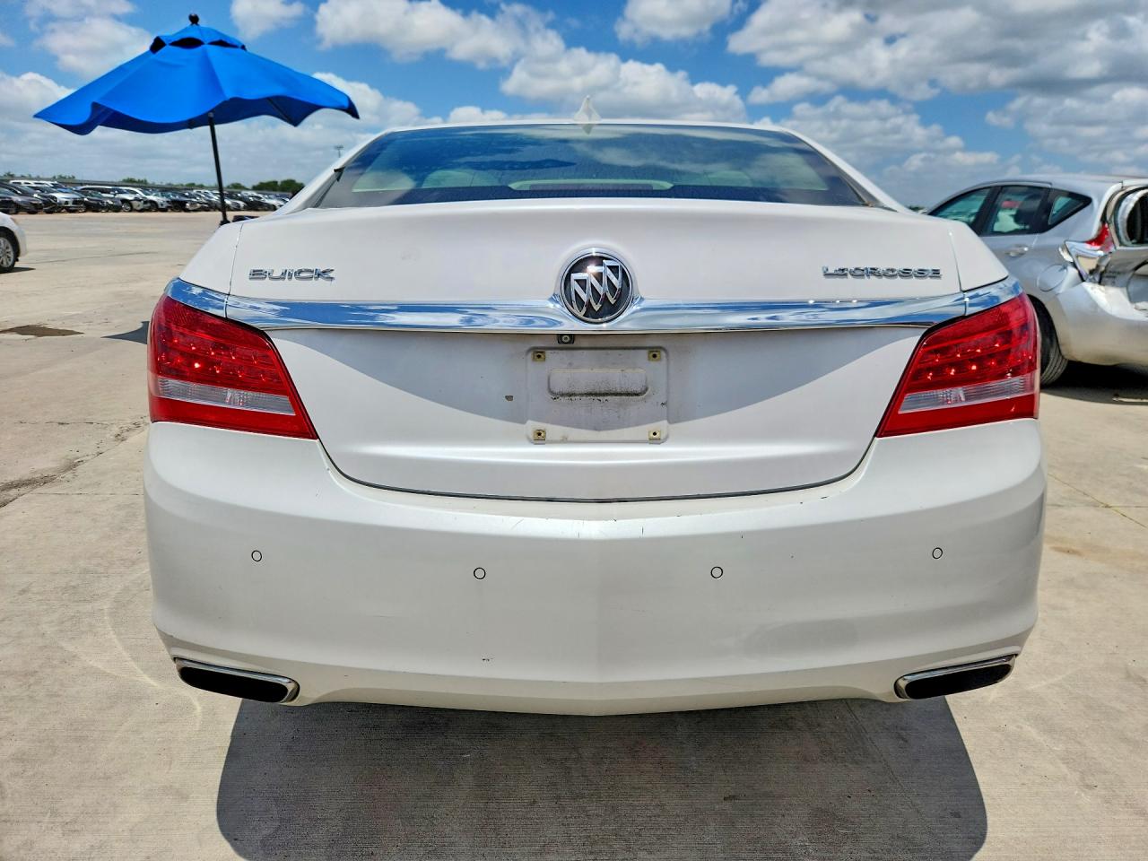 2015 Buick Lacrosse White vin: 1G4GB5G33FF328858