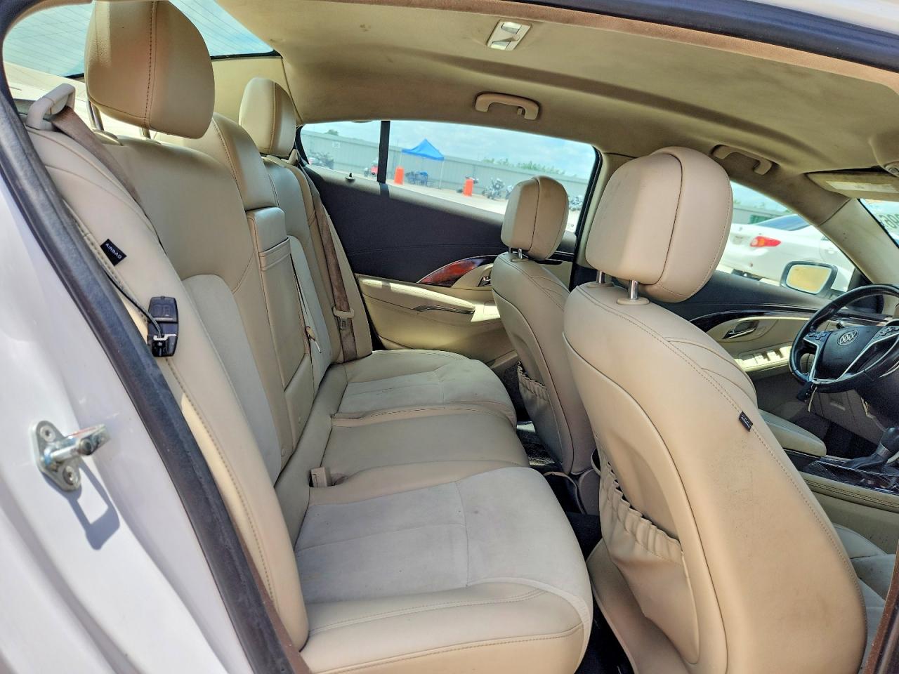 2015 Buick Lacrosse White vin: 1G4GB5G33FF328858