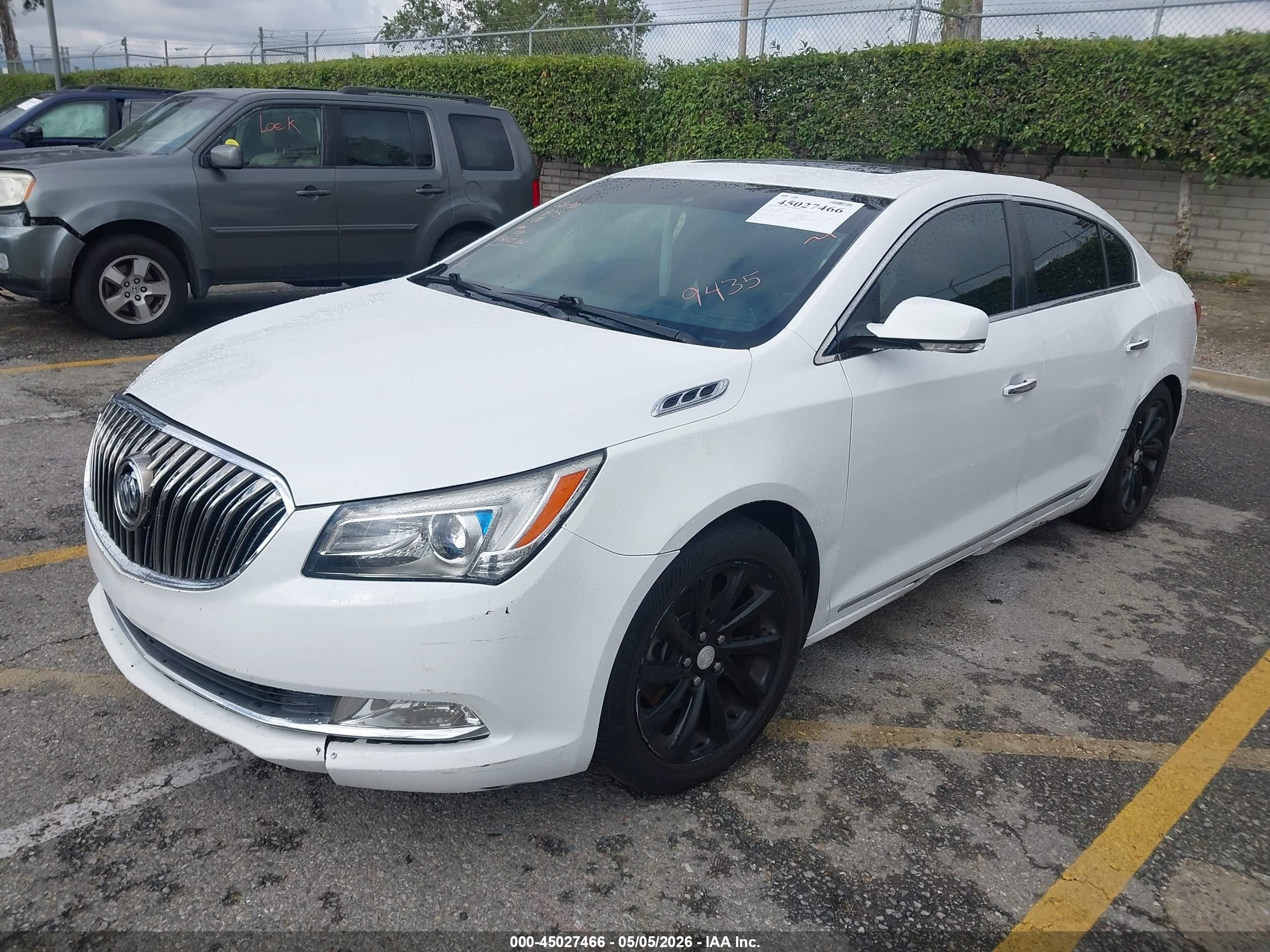 2015 Buick Lacrosse Leather White vin: 1G4GB5G34FF119435