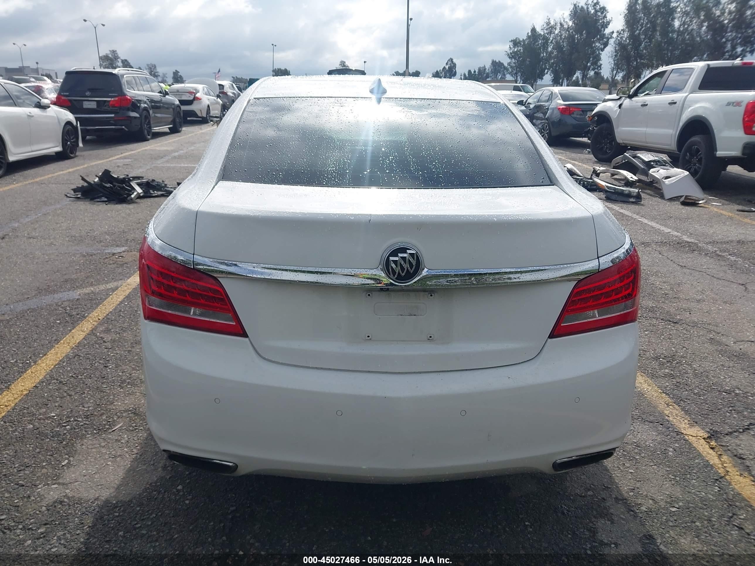 2015 Buick Lacrosse Leather White vin: 1G4GB5G34FF119435