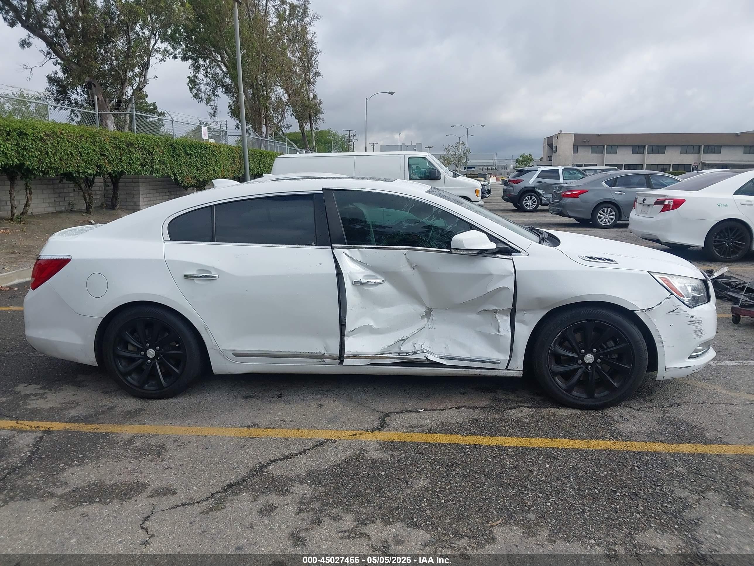 2015 Buick Lacrosse Leather White vin: 1G4GB5G34FF119435