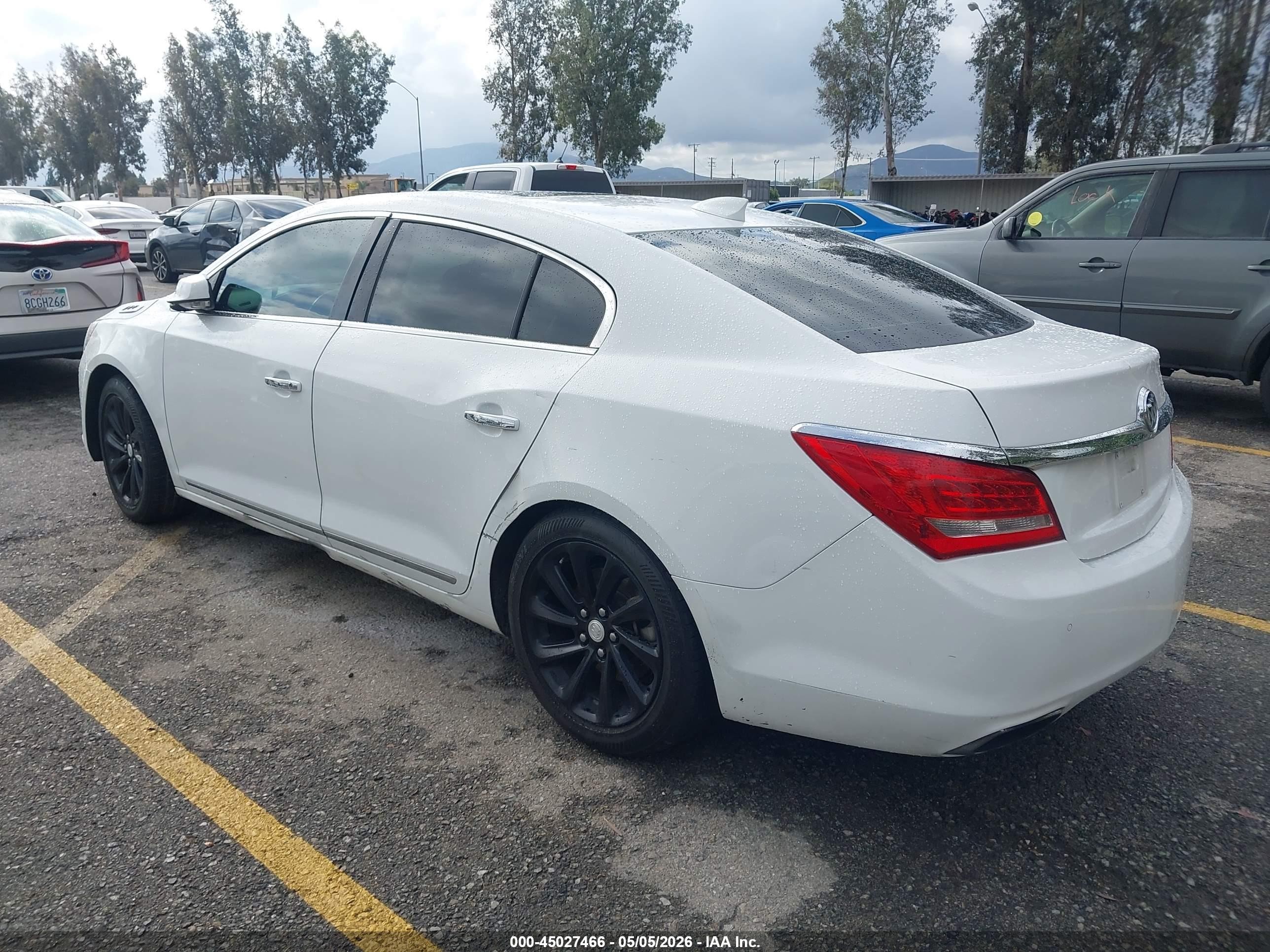 2015 Buick Lacrosse Leather White vin: 1G4GB5G34FF119435