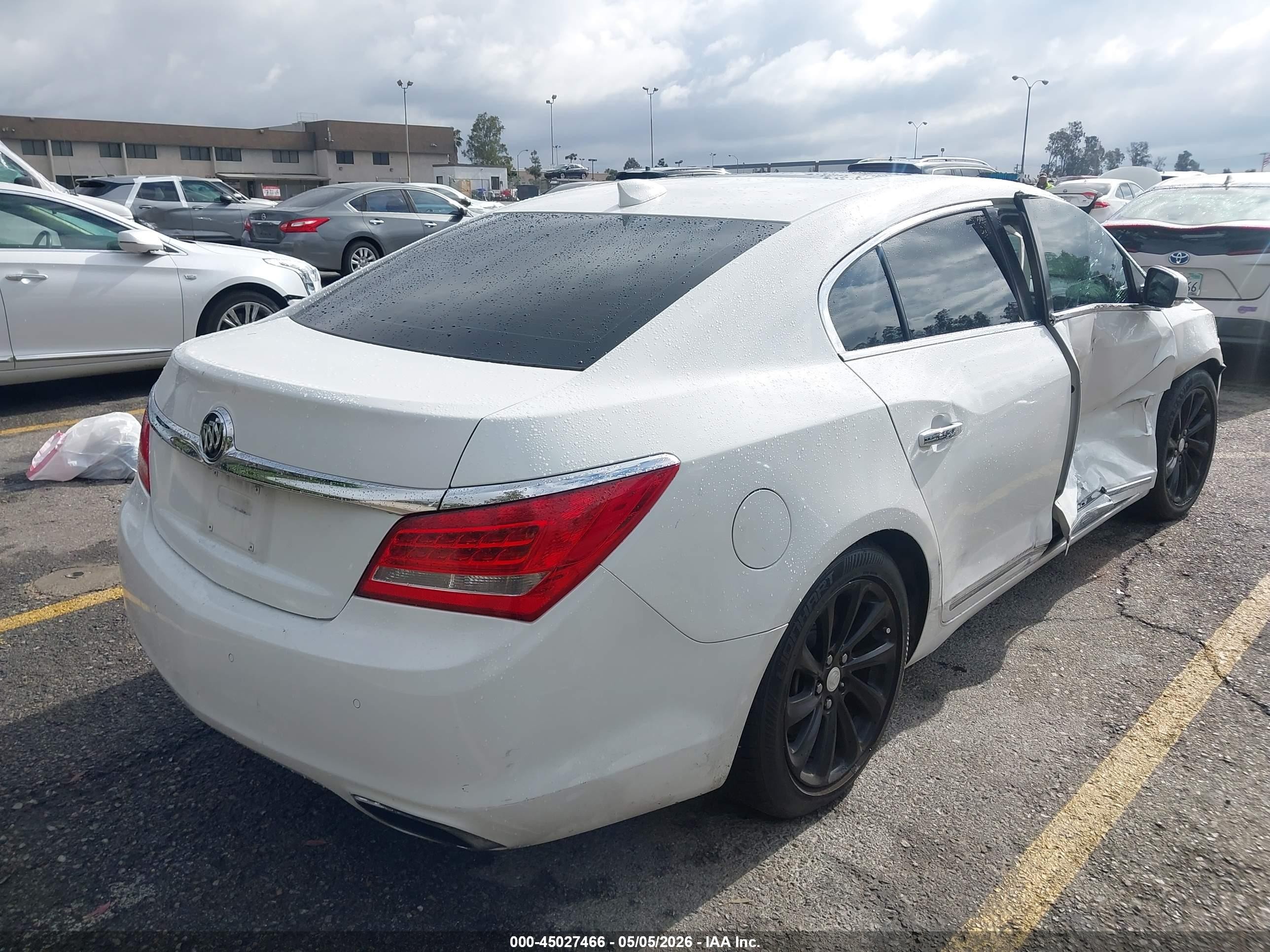 2015 Buick Lacrosse Leather White vin: 1G4GB5G34FF119435