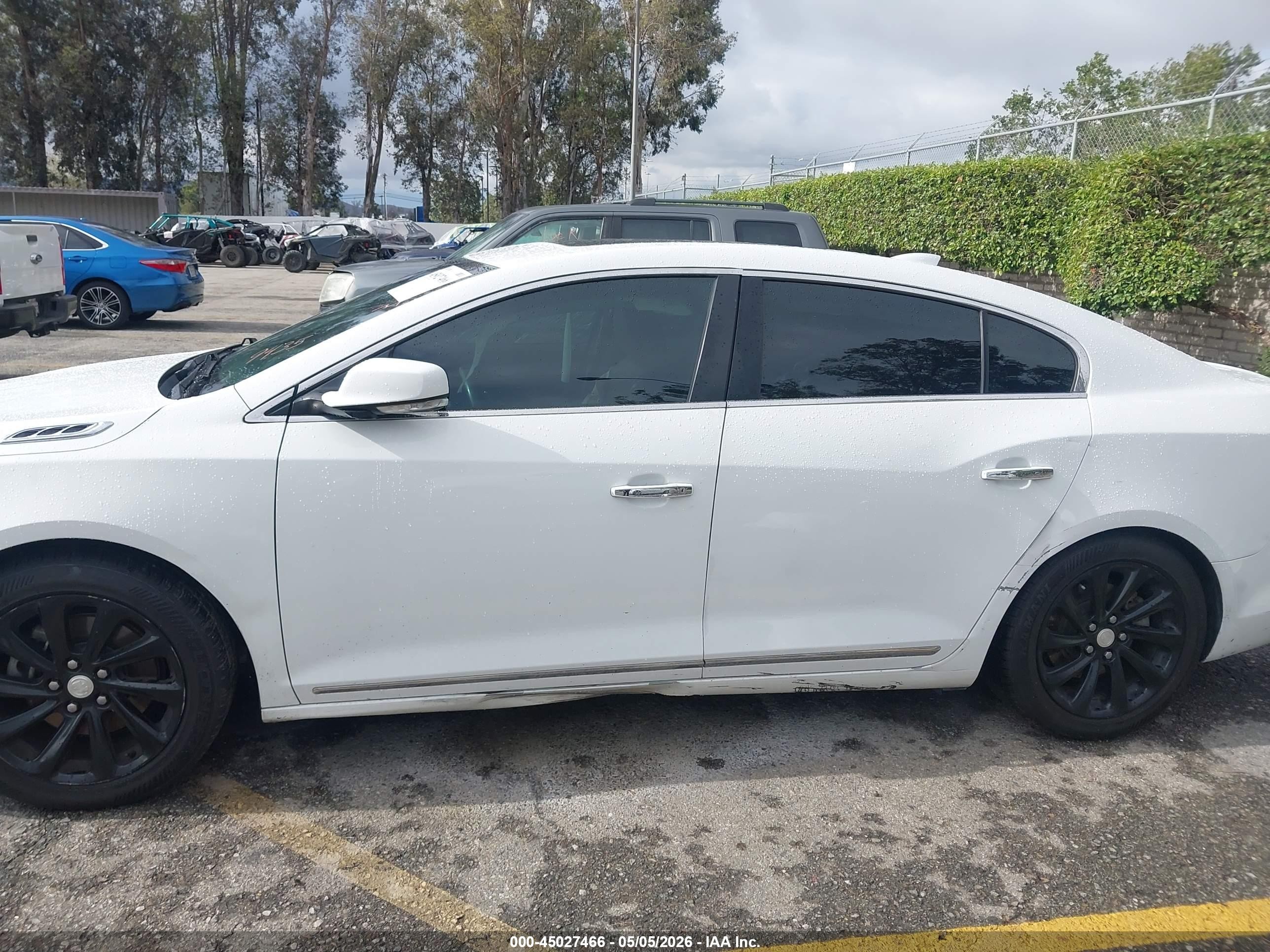 2015 Buick Lacrosse Leather White vin: 1G4GB5G34FF119435