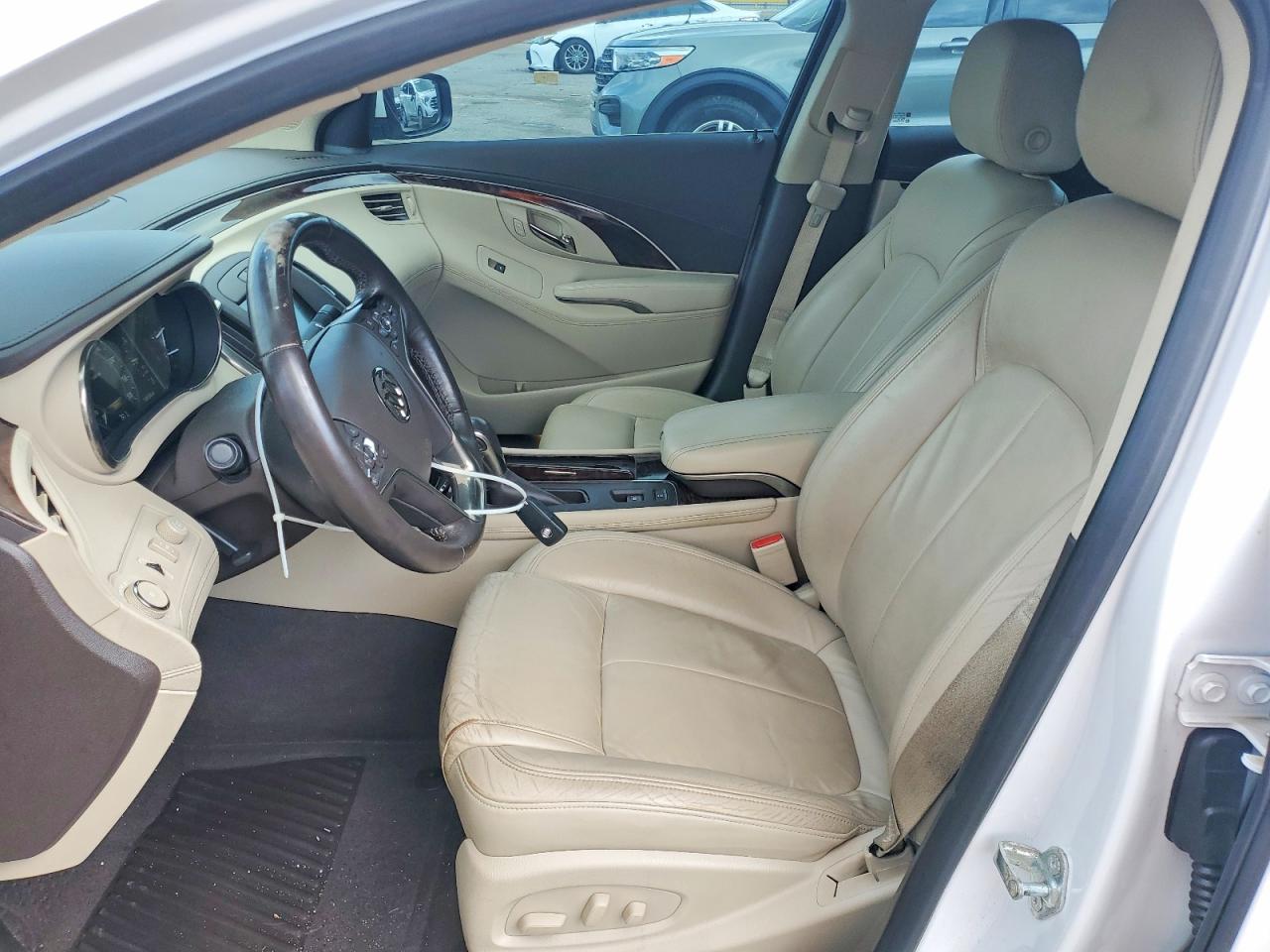 2015 Buick Lacrosse Белый vin: 1G4GB5G34FF246038