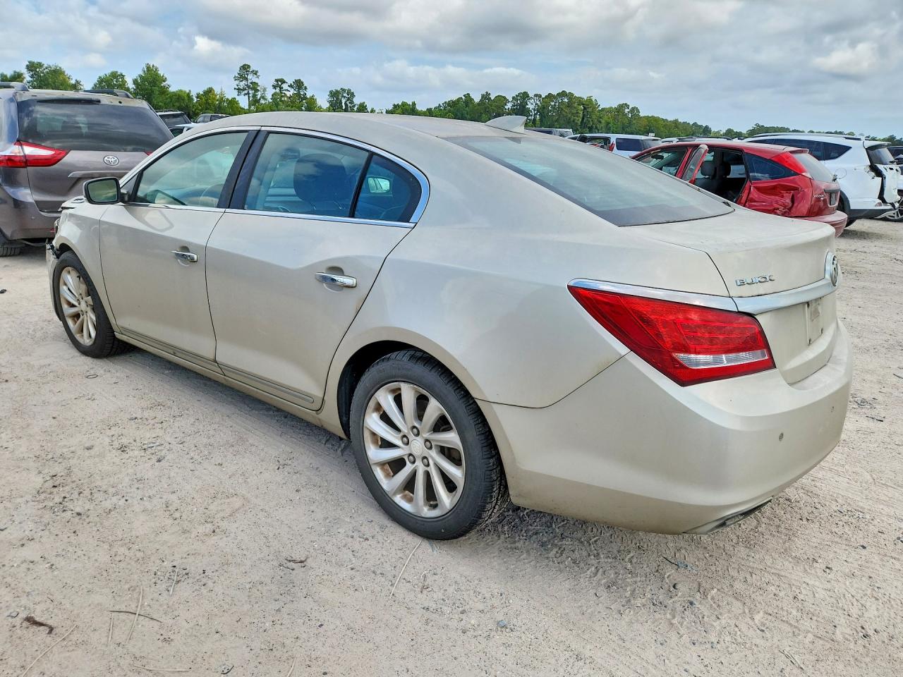 2015 Buick Lacrosse Tan vin: 1G4GB5G35FF110565