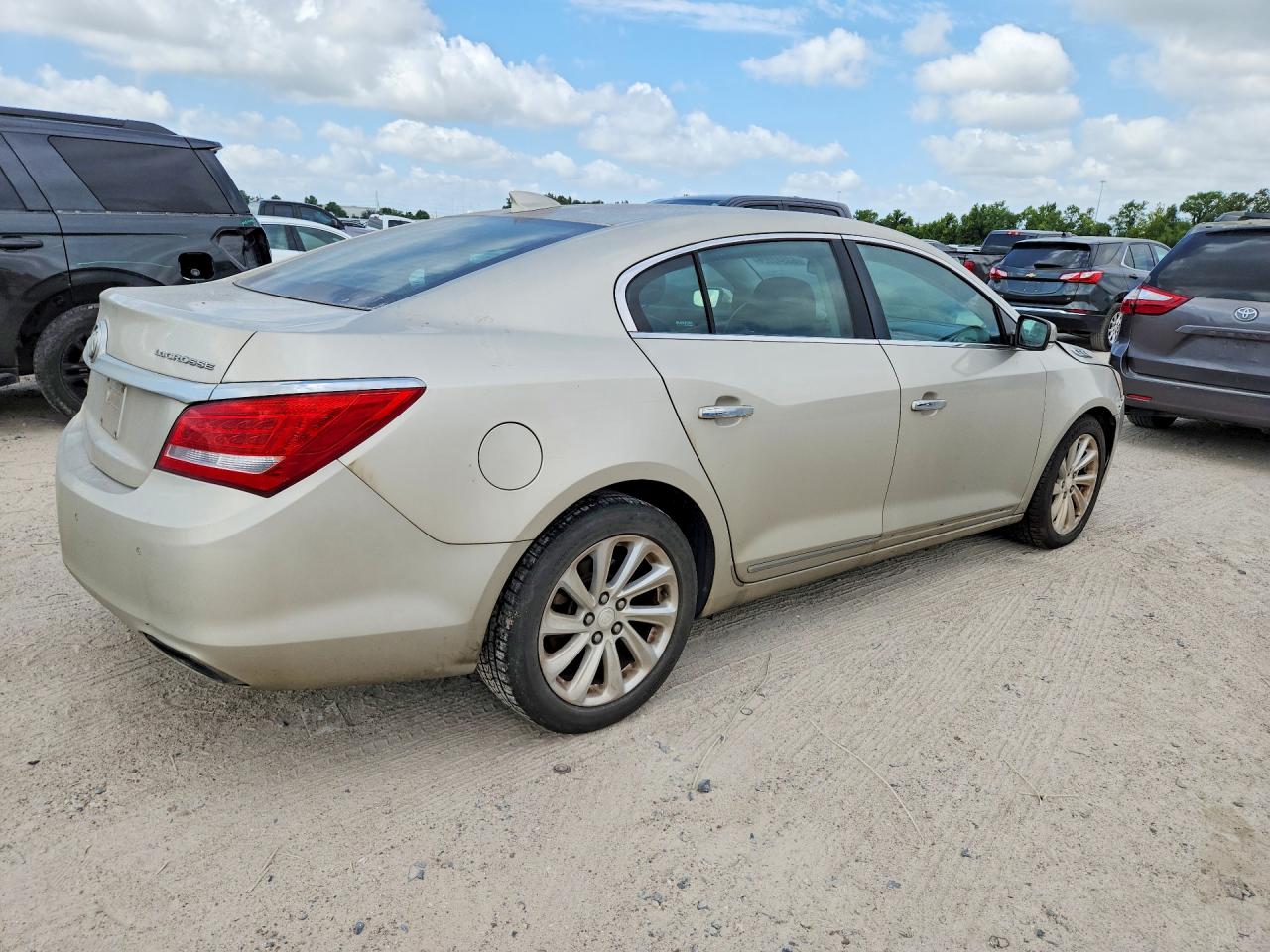2015 Buick Lacrosse Tan vin: 1G4GB5G35FF110565