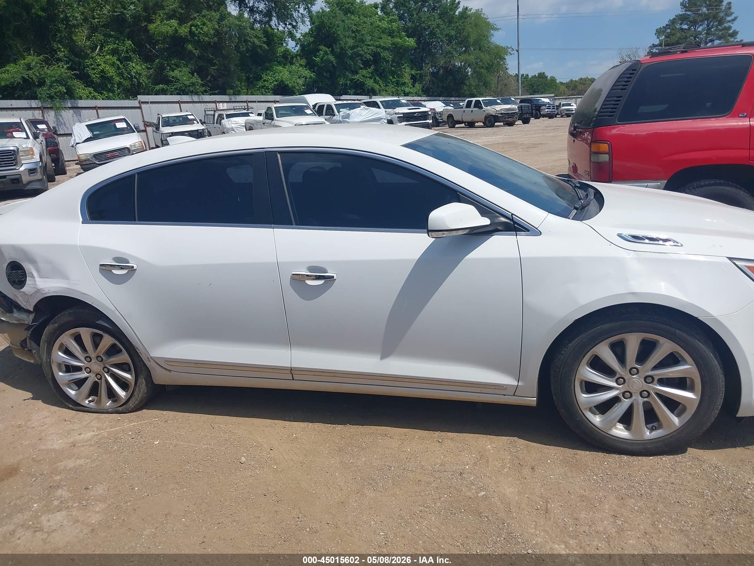 2015 Buick Lacrosse   White vin: 1G4GB5G35FF129097