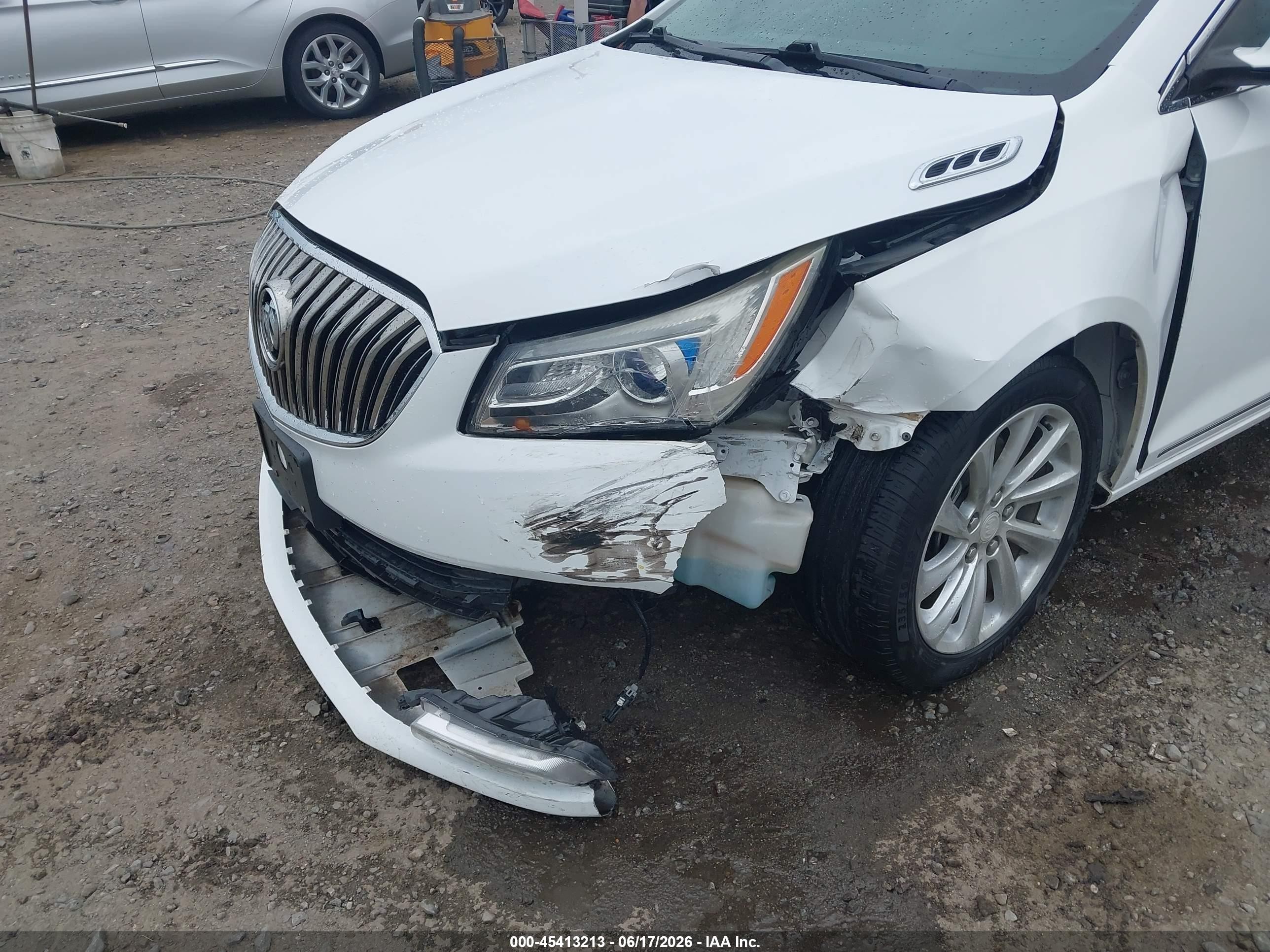 2015 Buick Lacrosse Leather White vin: 1G4GB5G35FF167106