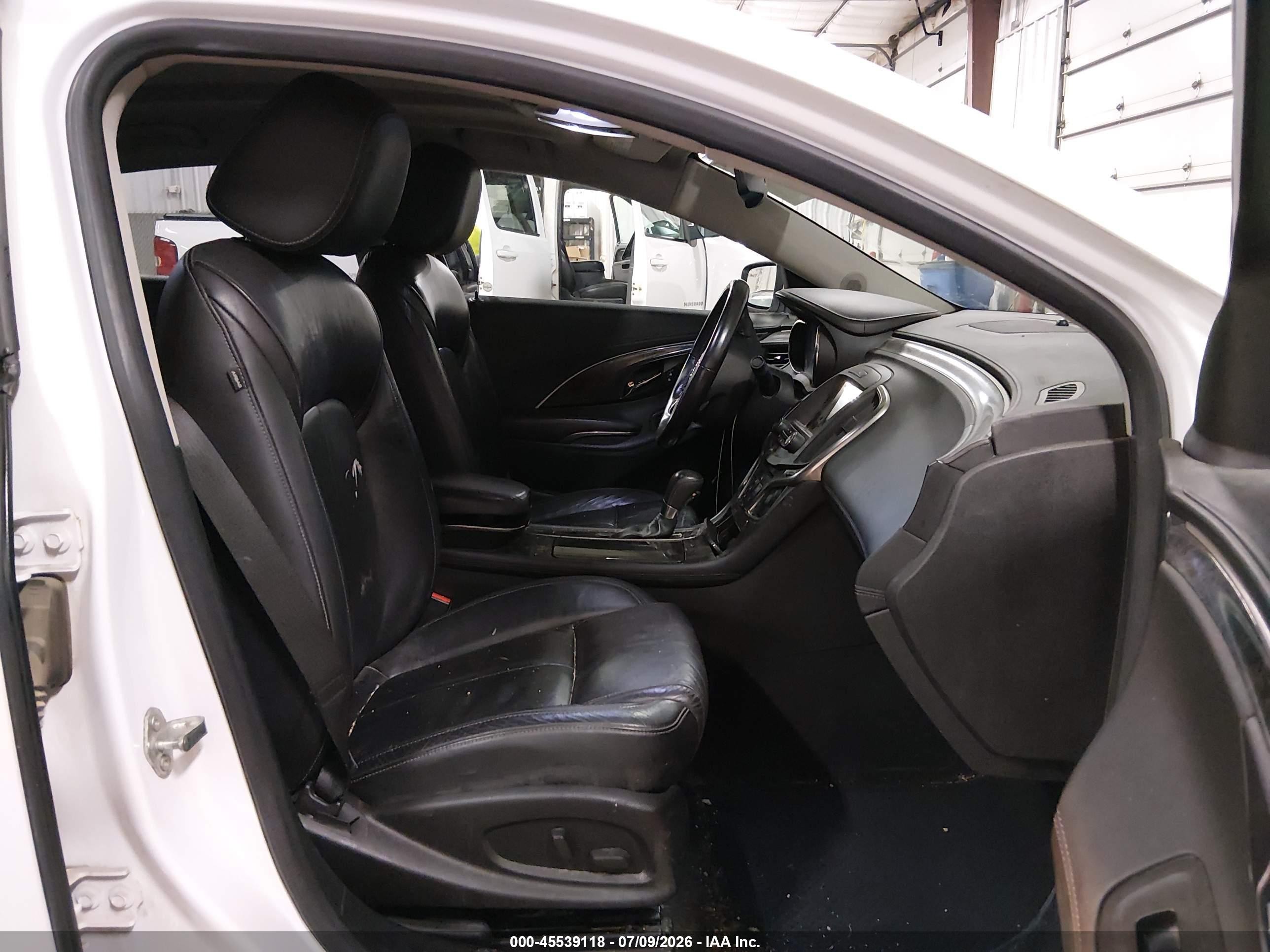 2015 Buick Lacrosse Leather White vin: 1G4GB5G35FF205854