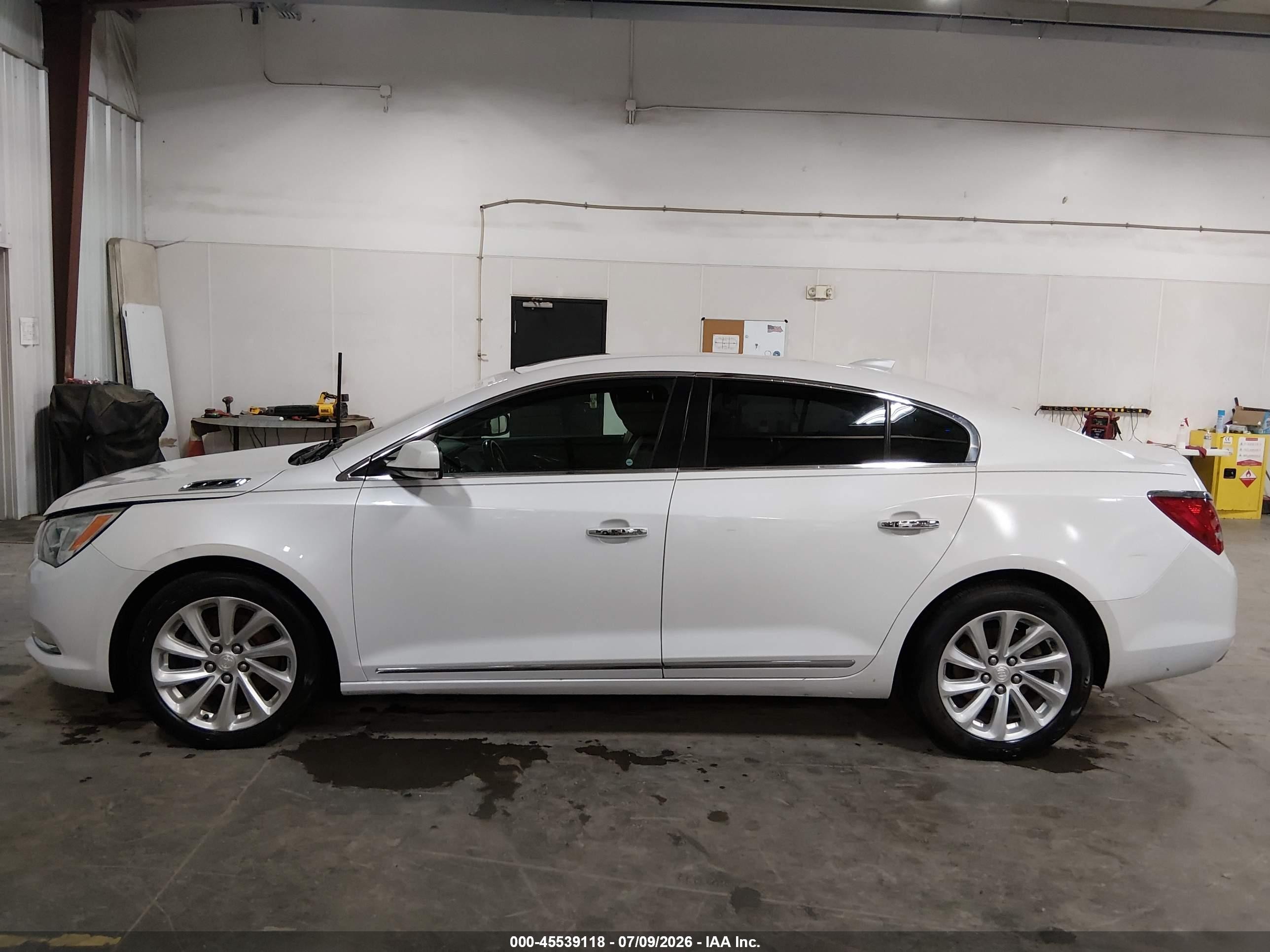 2015 Buick Lacrosse Leather White vin: 1G4GB5G35FF205854