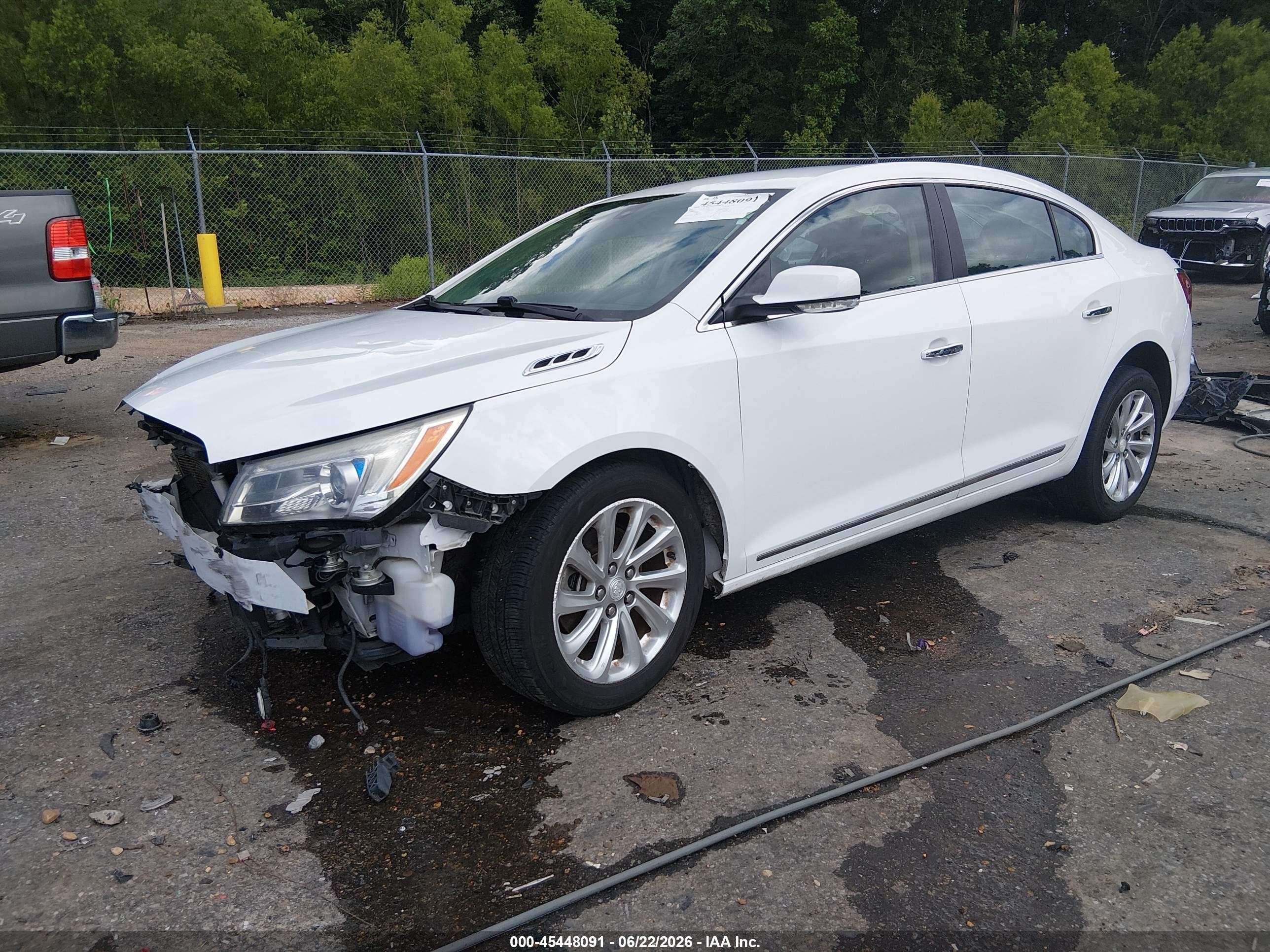 2015 Buick Lacrosse Leather White vin: 1G4GB5G35FF227966