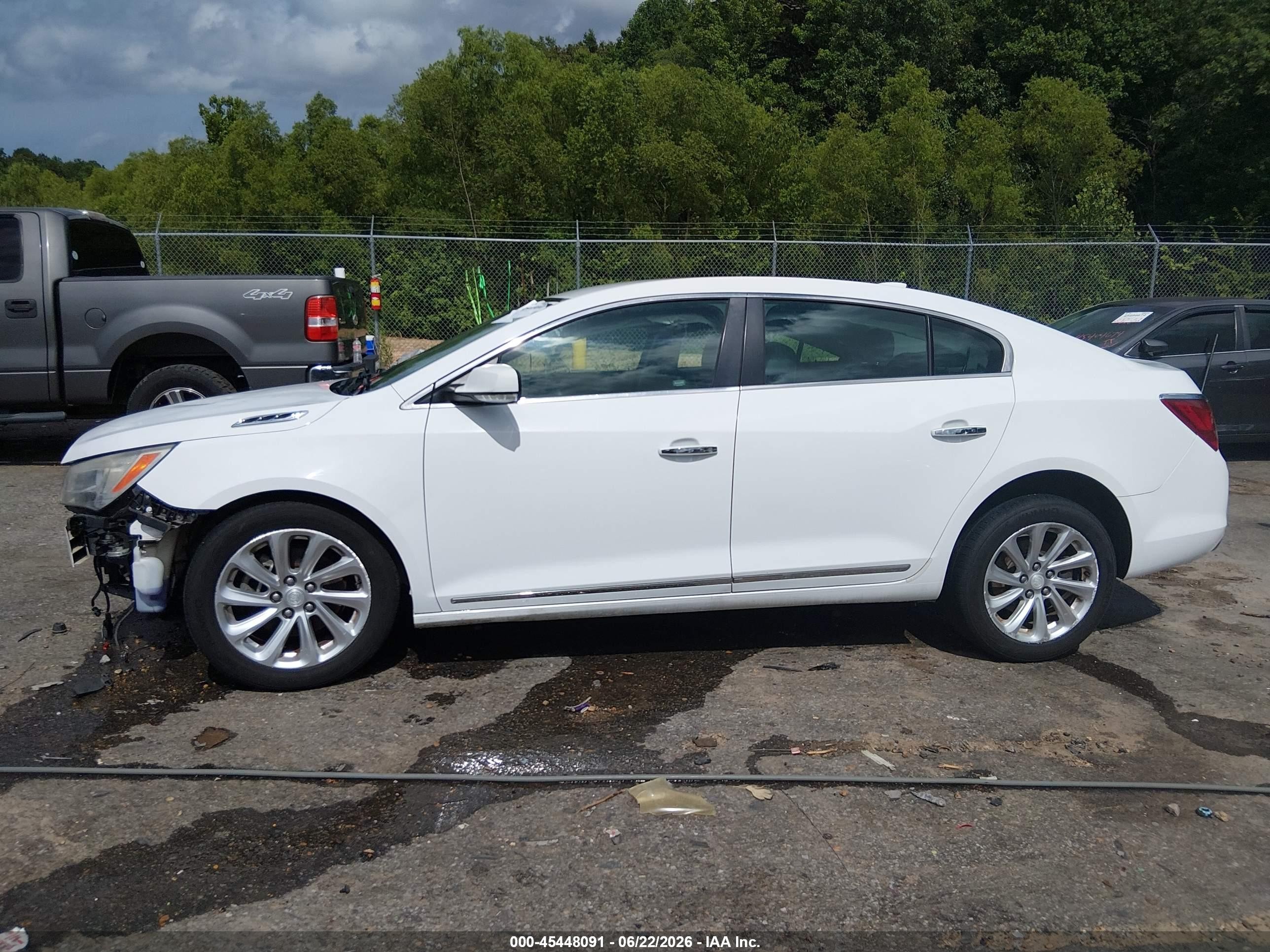 2015 Buick Lacrosse Leather White vin: 1G4GB5G35FF227966
