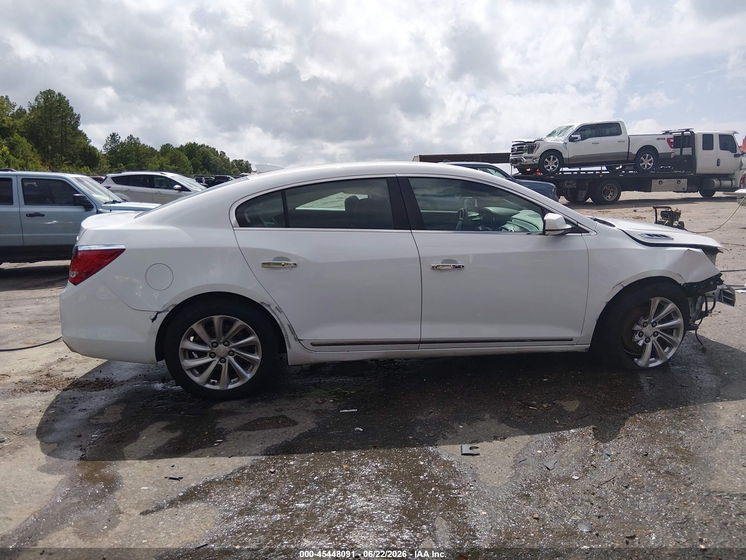 2015 Buick Lacrosse Leather White vin: 1G4GB5G35FF227966