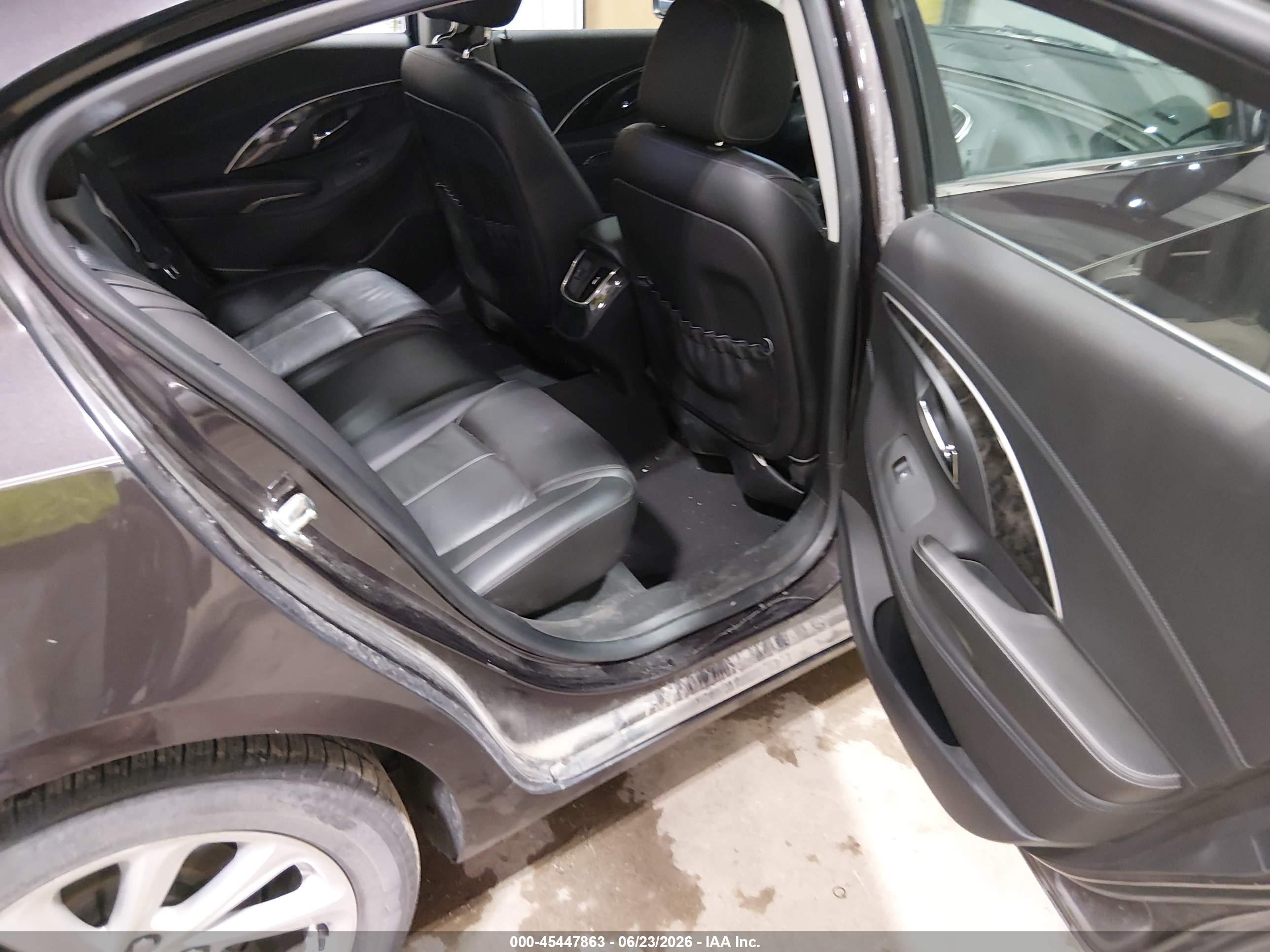 2015 Buick Lacrosse Leather Бордовый vin: 1G4GB5G36FF168961