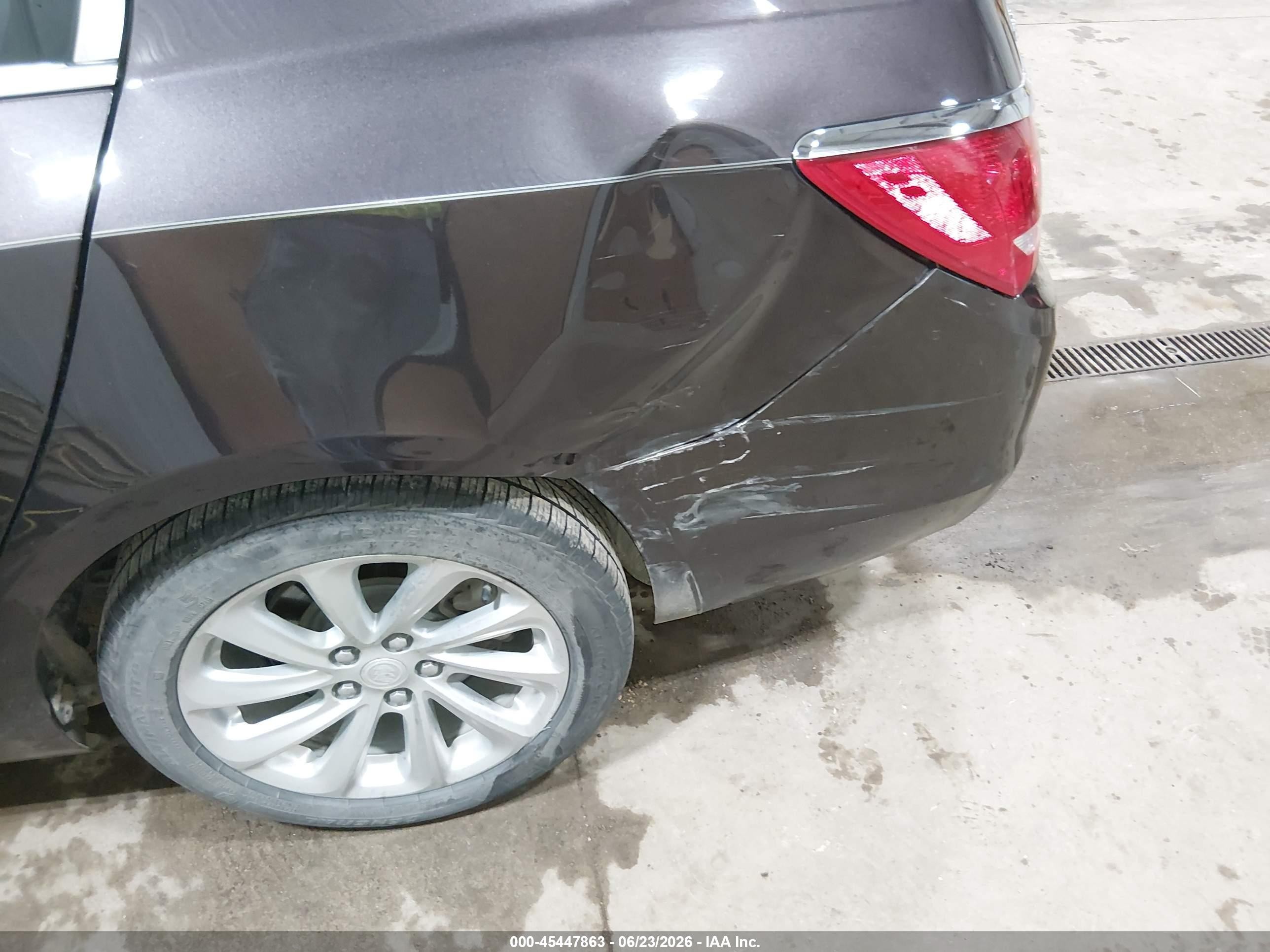 2015 Buick Lacrosse Leather Бордовый vin: 1G4GB5G36FF168961