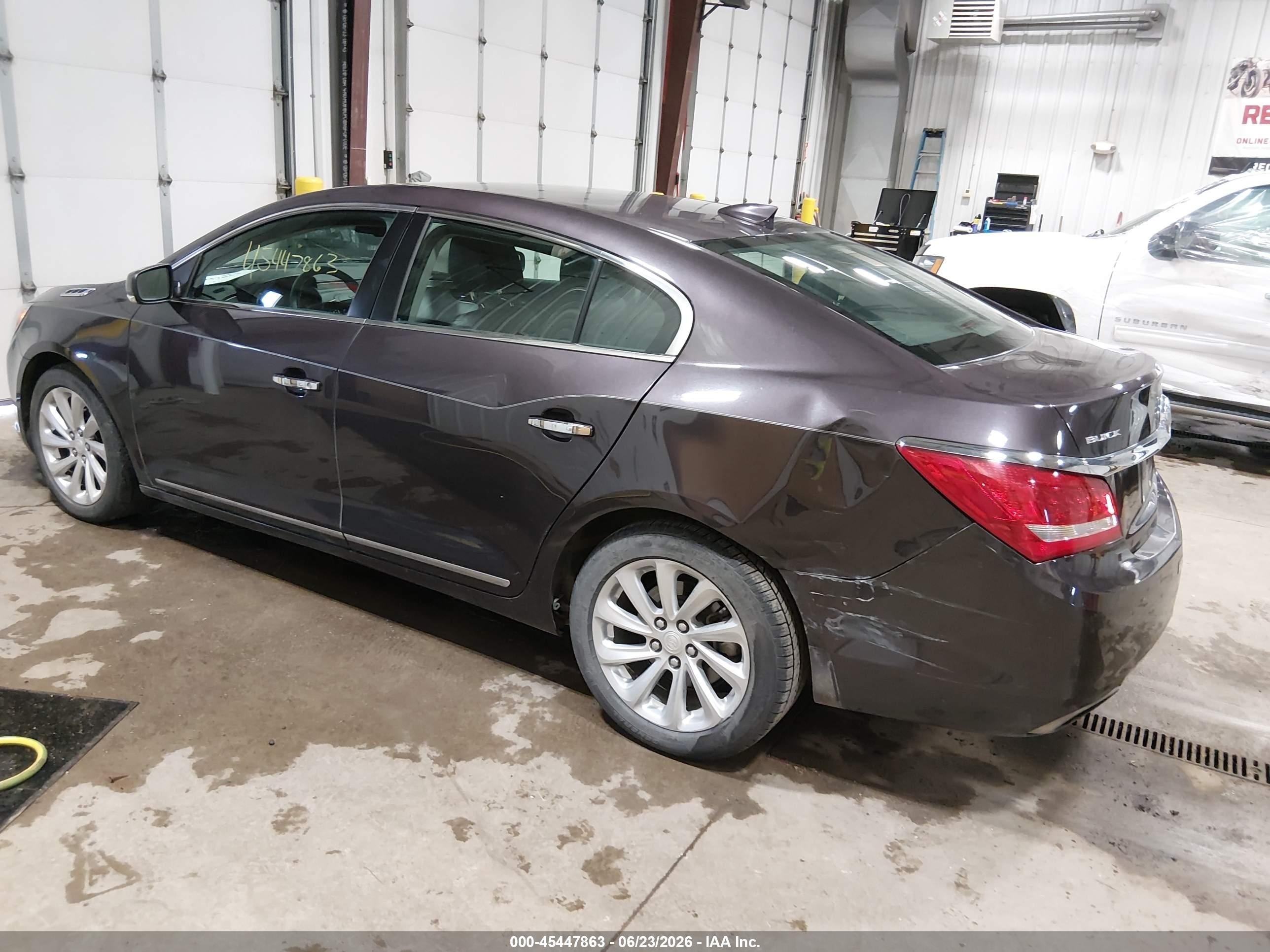 2015 Buick Lacrosse Leather Бордовый vin: 1G4GB5G36FF168961