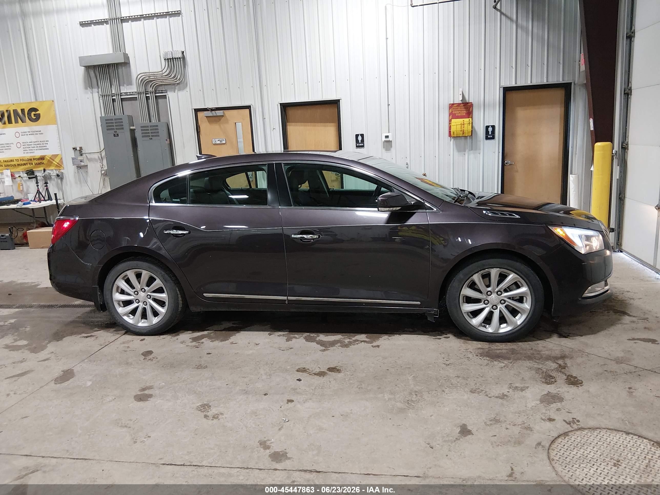 2015 Buick Lacrosse Leather Бордовый vin: 1G4GB5G36FF168961