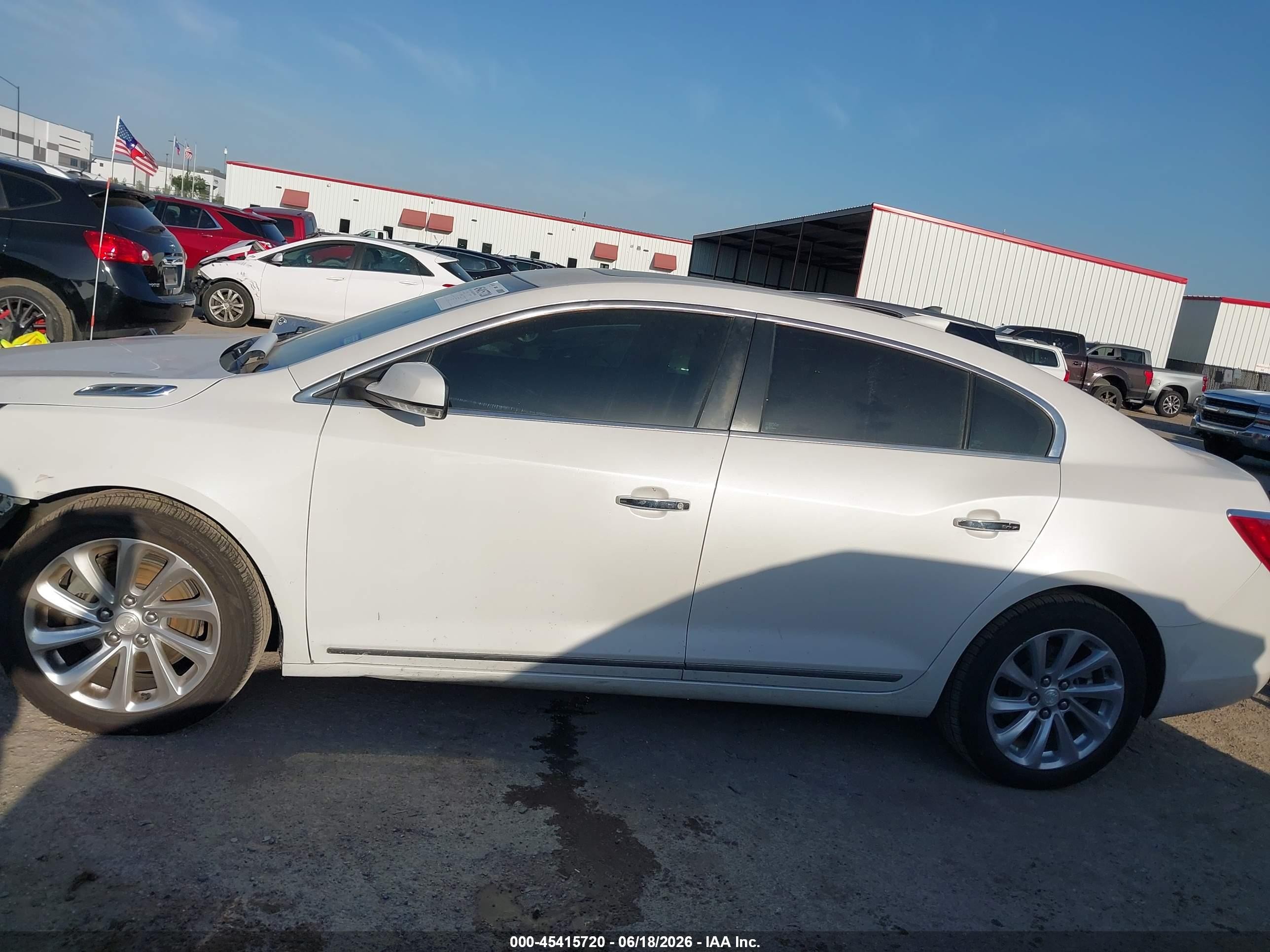 2015 Buick Lacrosse Leather White vin: 1G4GB5G36FF205426