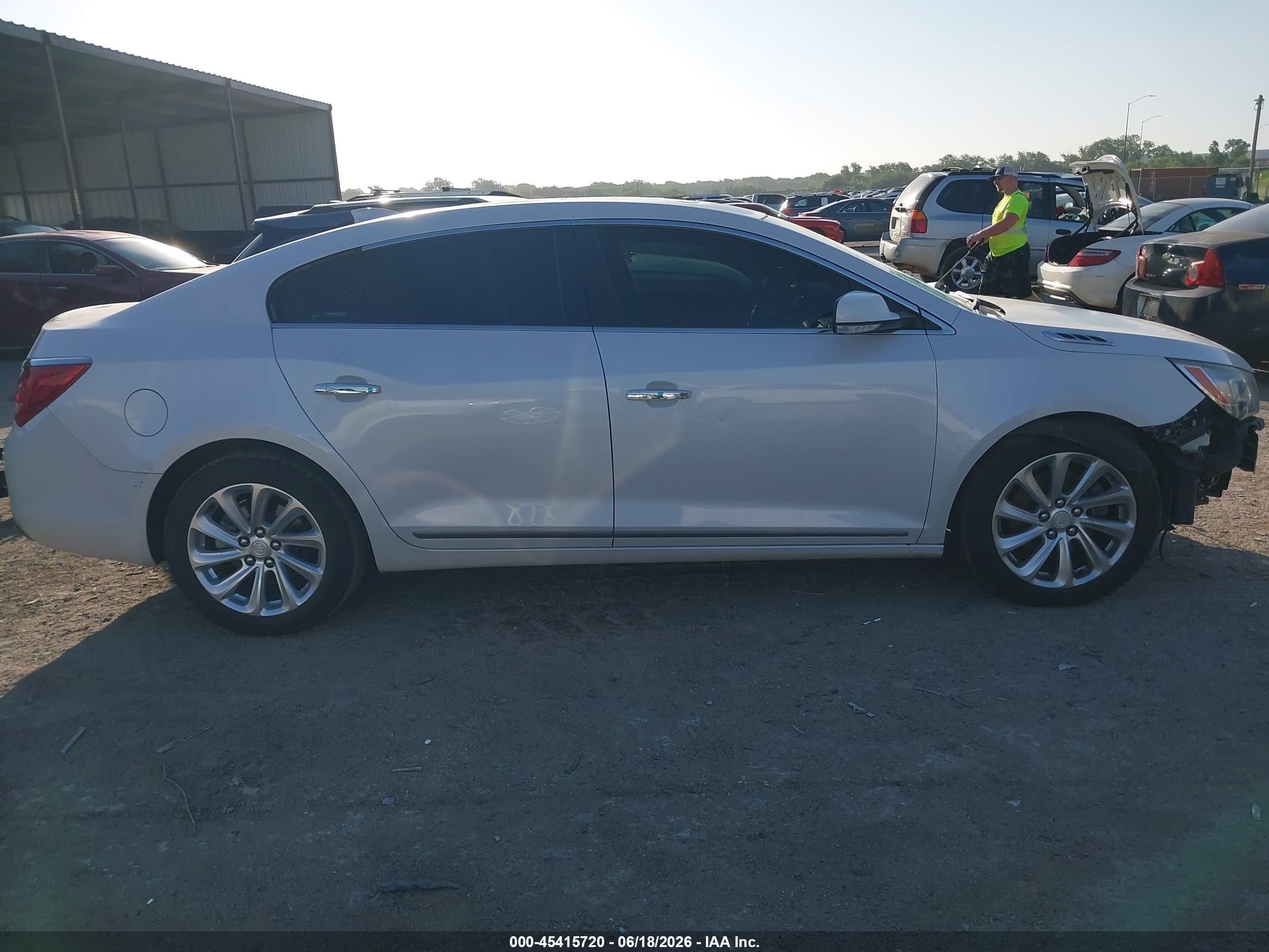 2015 Buick Lacrosse Leather White vin: 1G4GB5G36FF205426
