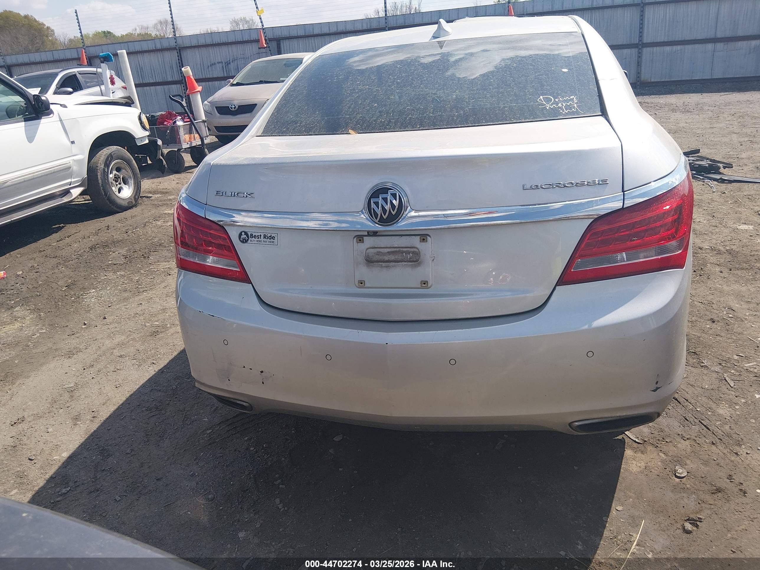 2015 Buick Lacrosse Leather Серебряный vin: 1G4GB5G36FF279915