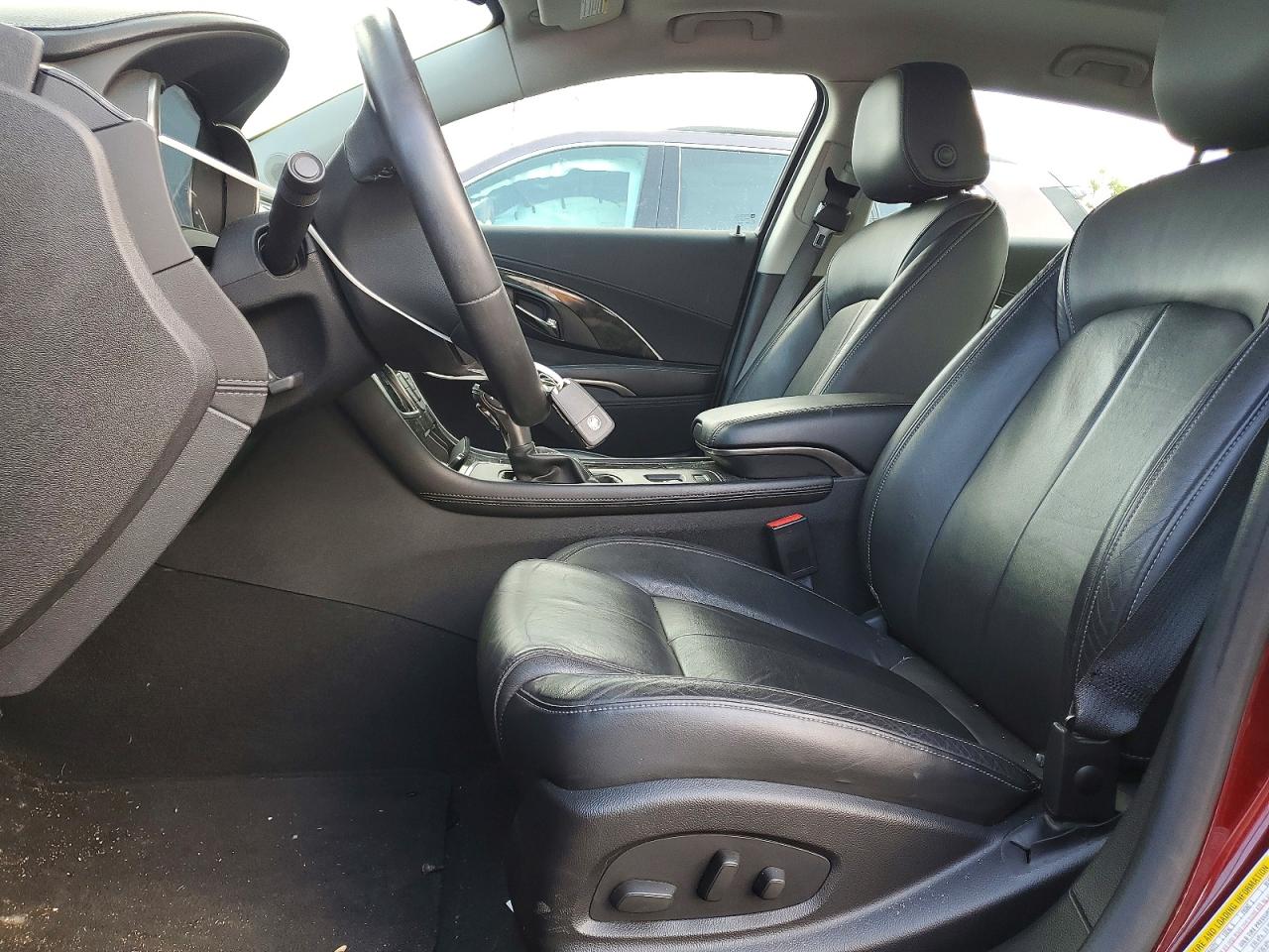 2015 Buick Lacrosse Burgundy vin: 1G4GB5G37FF315580