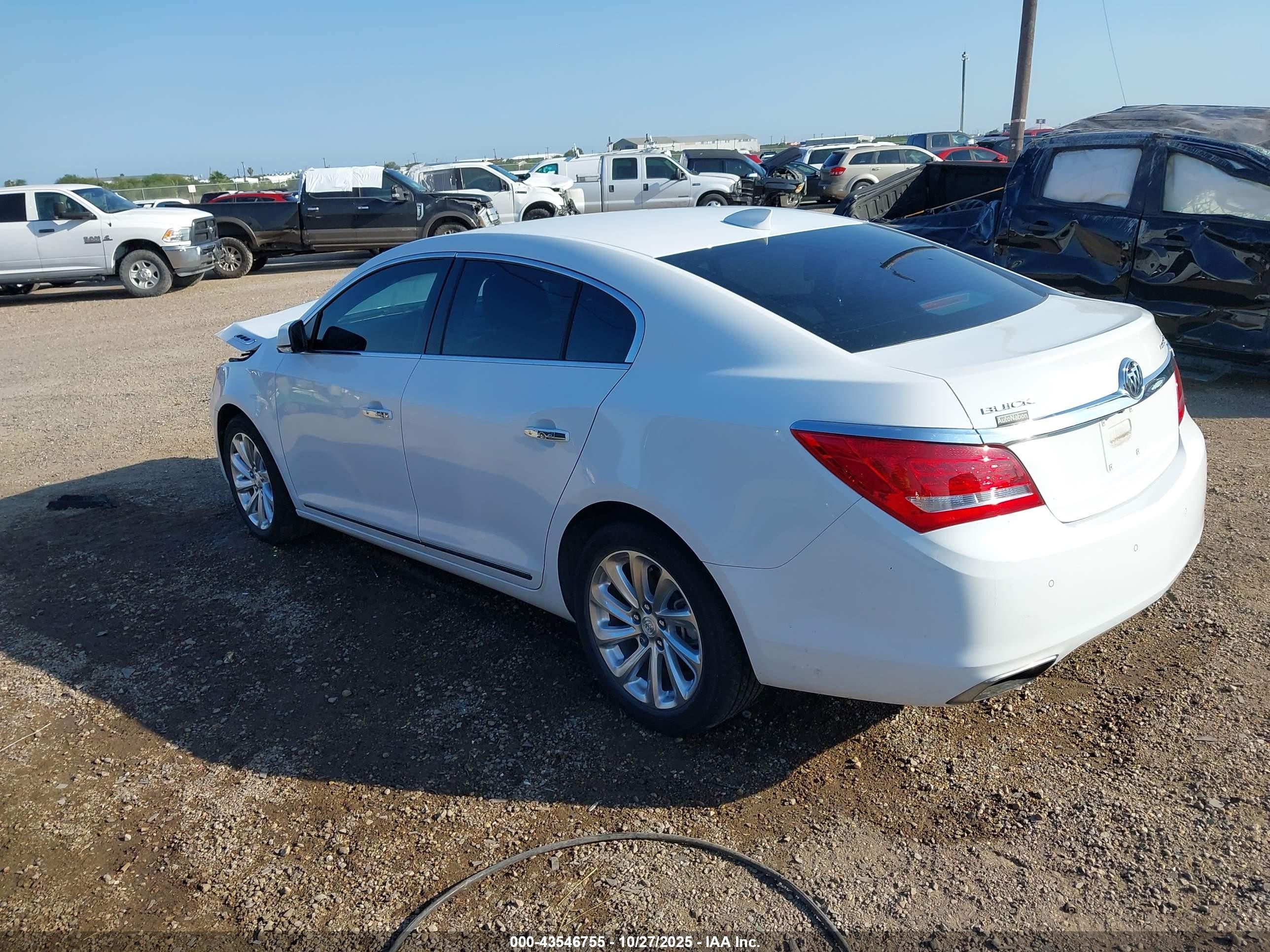 2015 Buick Lacrosse Leather White vin: 1G4GB5G37FF349261