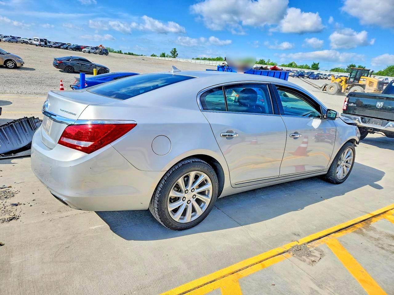 2014 Buick Lacrosse Серебряный vin: 1G4GB5G38EF230911