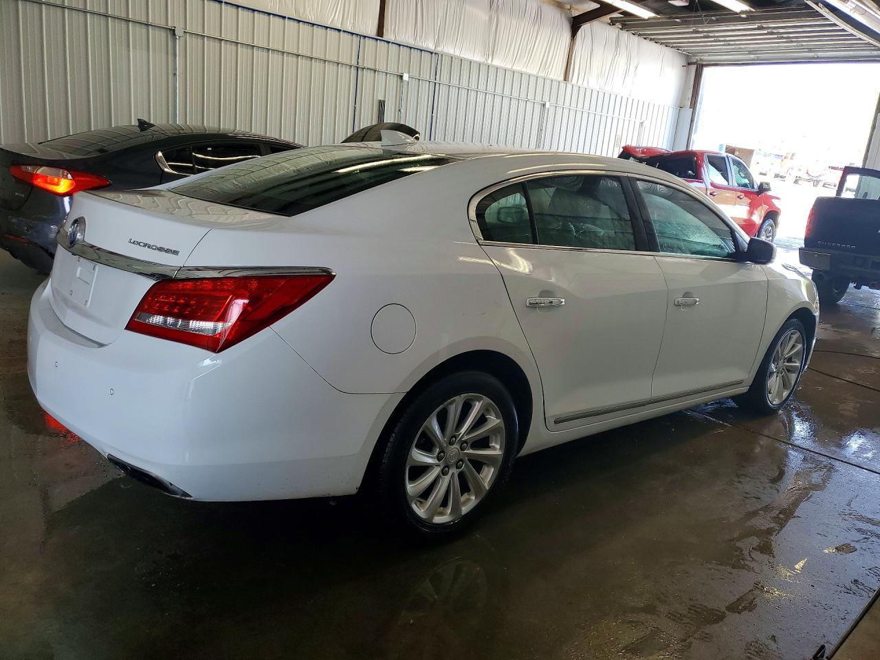 2015 Buick Lacrosse White vin: 1G4GB5G38FF198219