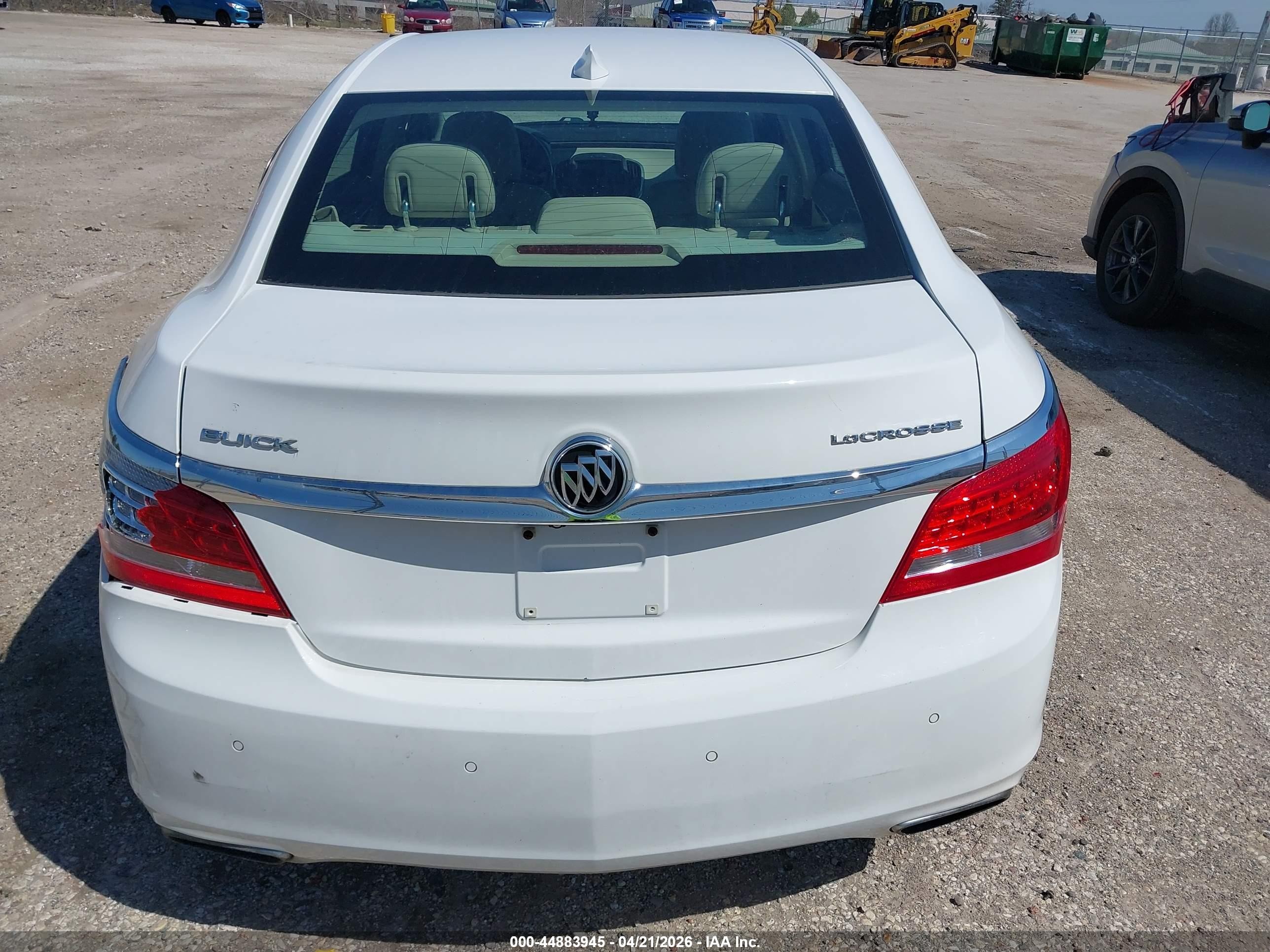 2015 Buick Lacrosse Leather Белый vin: 1G4GB5G39FF182613